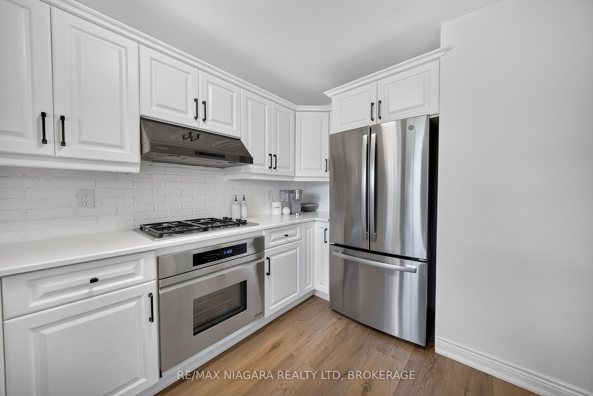 Photo 30 of 633 Clarence Street, Port Colborne, Sugarloaf — HOMEH