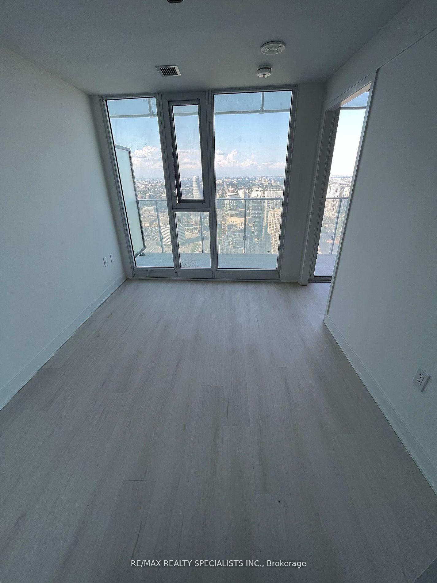 Photo 2 of Unit 4712, 3900 Confederation Parkway, Mississauga, City Centre — HOMEH