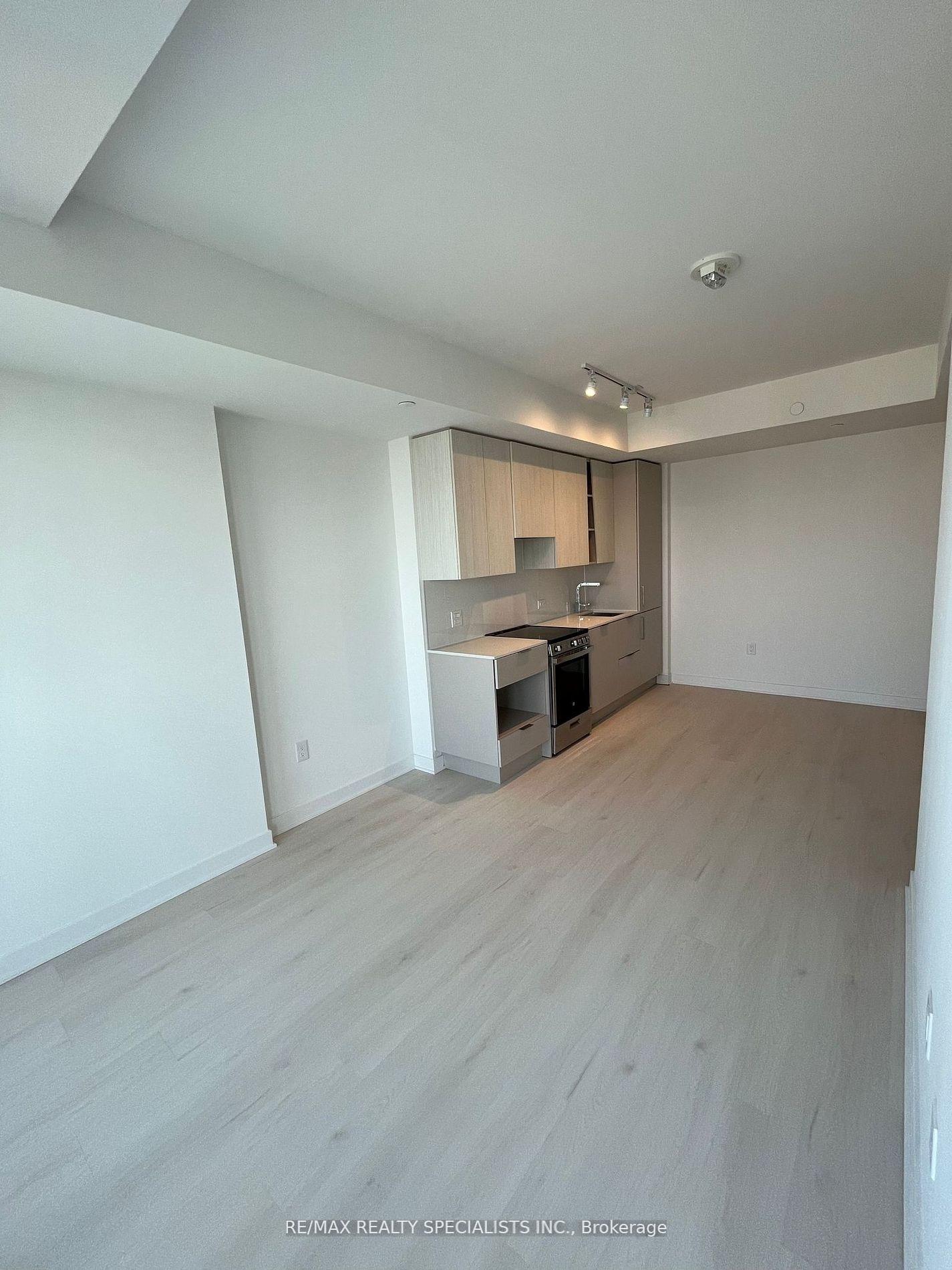 Photo 3 of Unit 4712, 3900 Confederation Parkway, Mississauga, City Centre — HOMEH