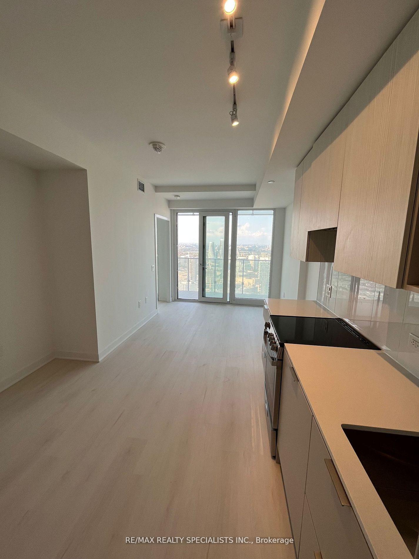 Photo 4 of Unit 4712, 3900 Confederation Parkway, Mississauga, City Centre — HOMEH