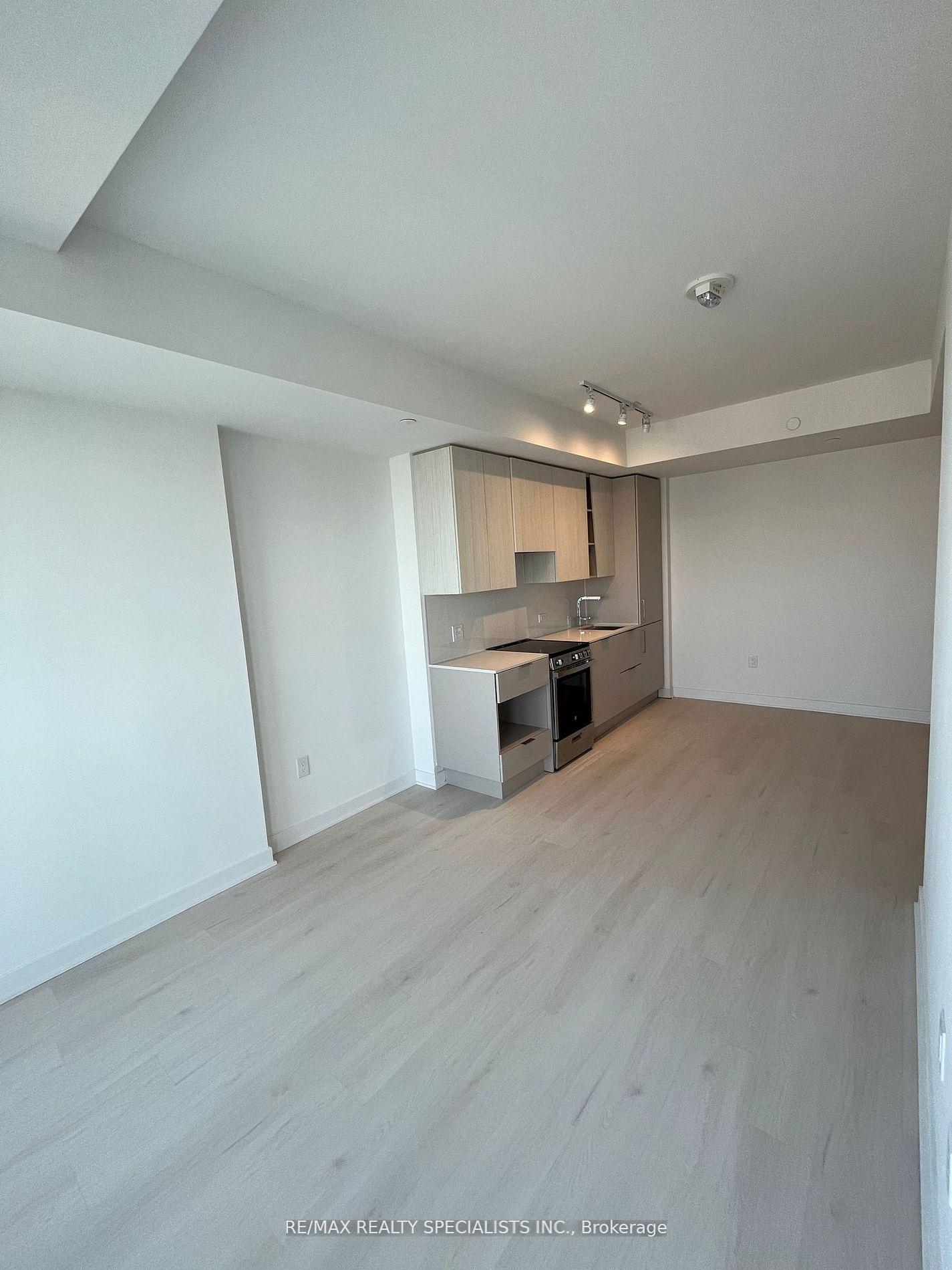 Photo 5 of Unit 4712, 3900 Confederation Parkway, Mississauga, City Centre — HOMEH