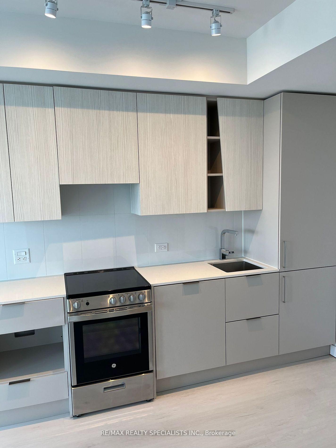 Photo 7 of Unit 4712, 3900 Confederation Parkway, Mississauga, City Centre — HOMEH