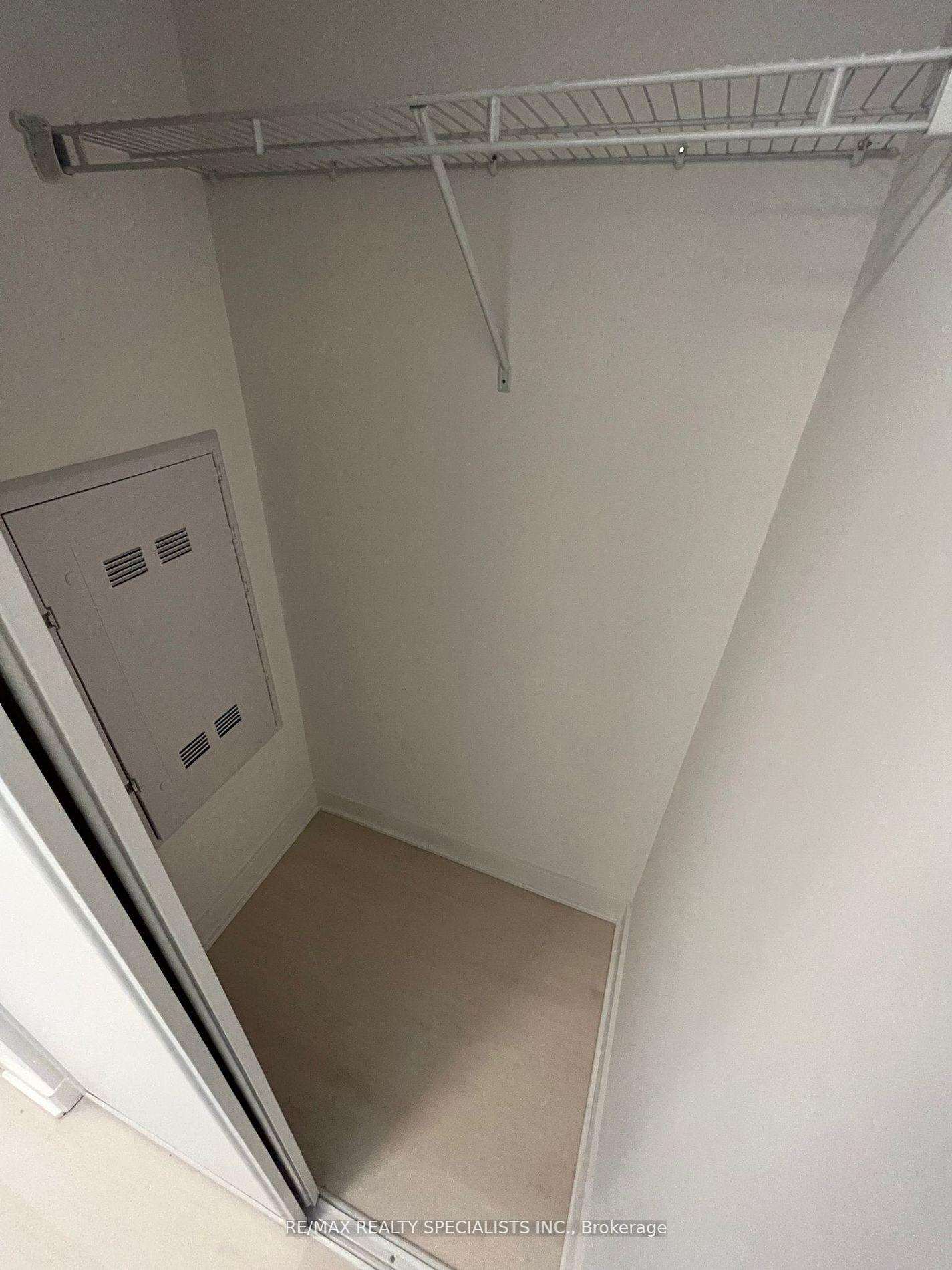 Photo 11 of Unit 4712, 3900 Confederation Parkway, Mississauga, City Centre — HOMEH