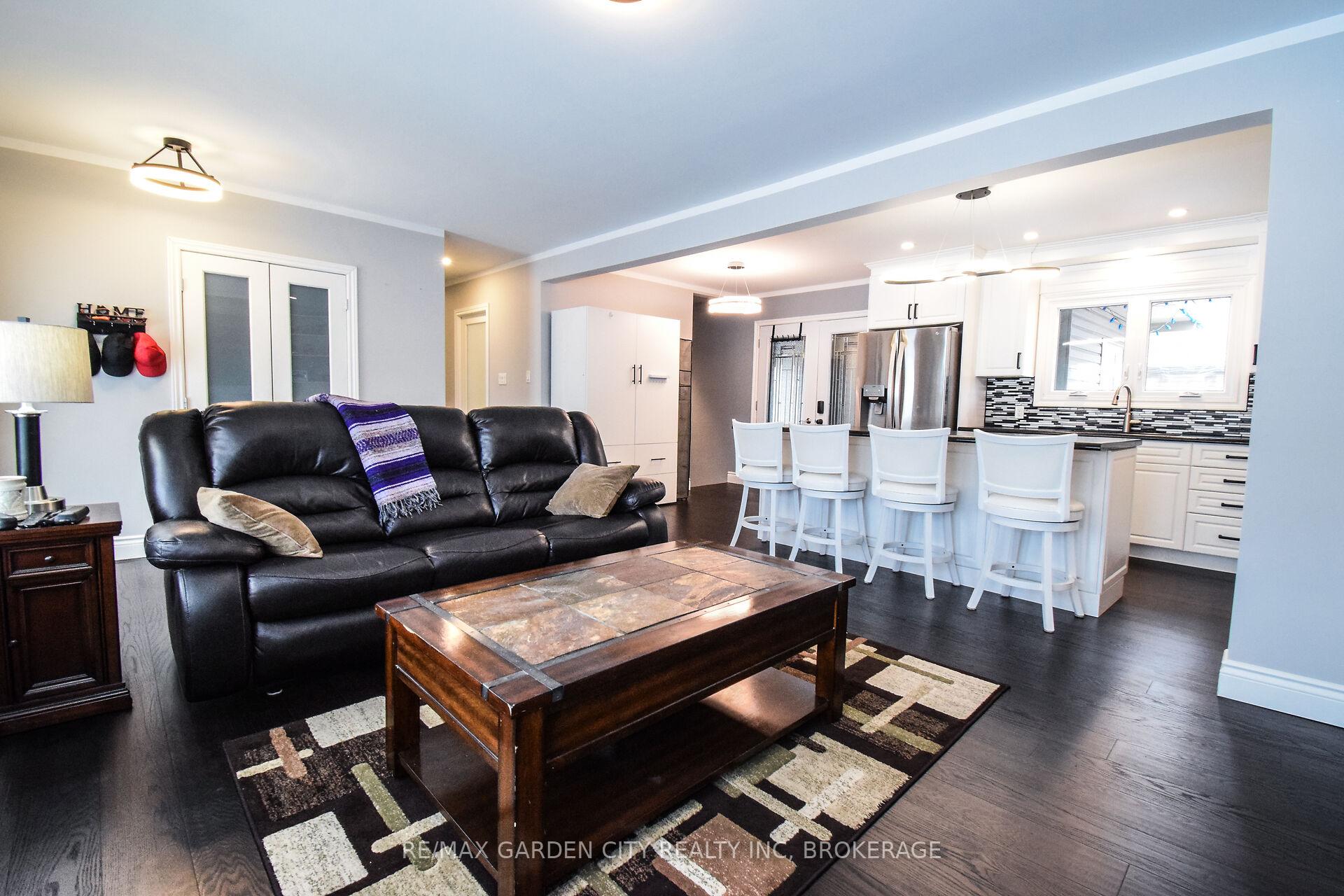 Photo 4 of 91 Crescent Drive, Welland, Dain City — HOMEH