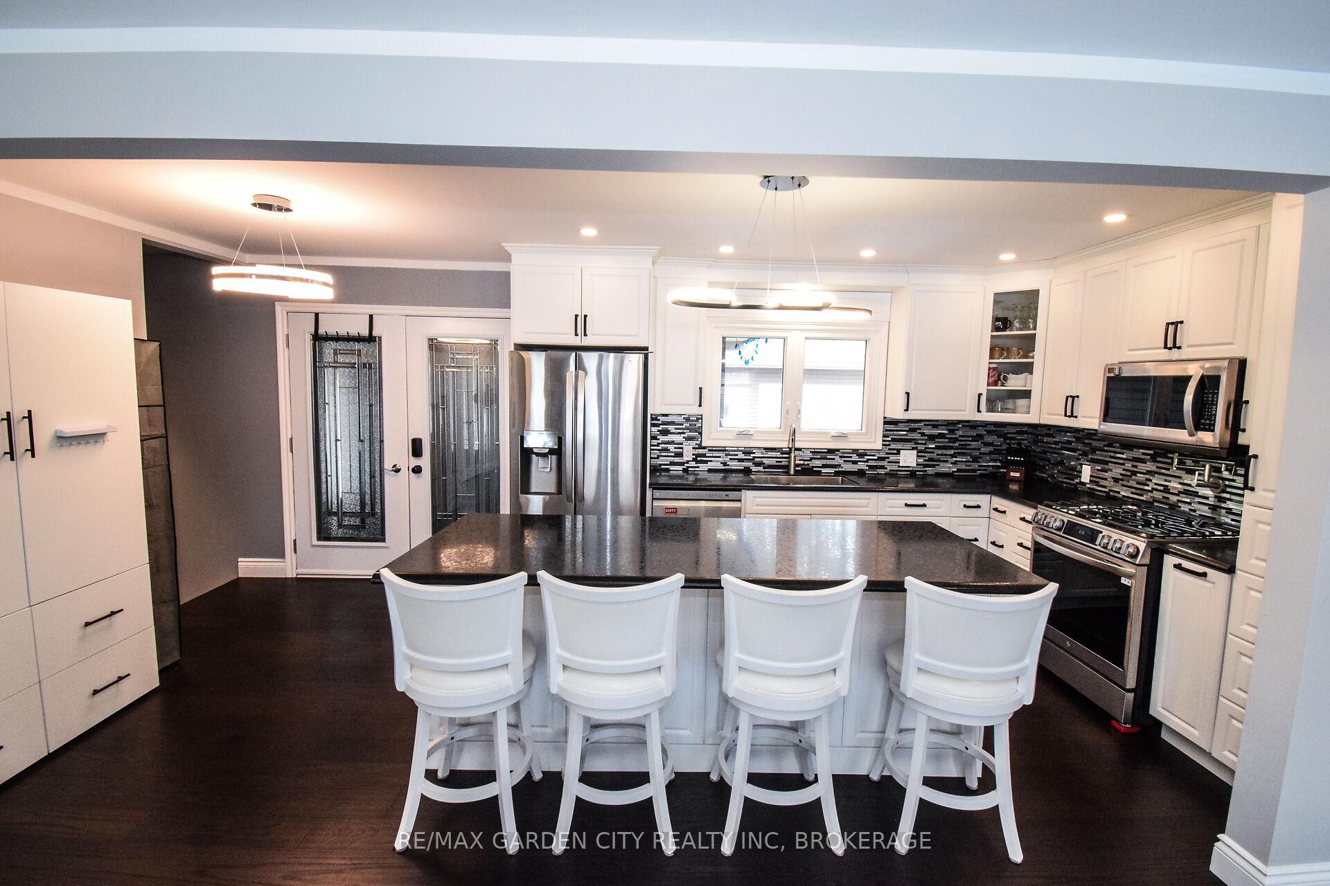Photo 5 of 91 Crescent Drive, Welland, Dain City — HOMEH