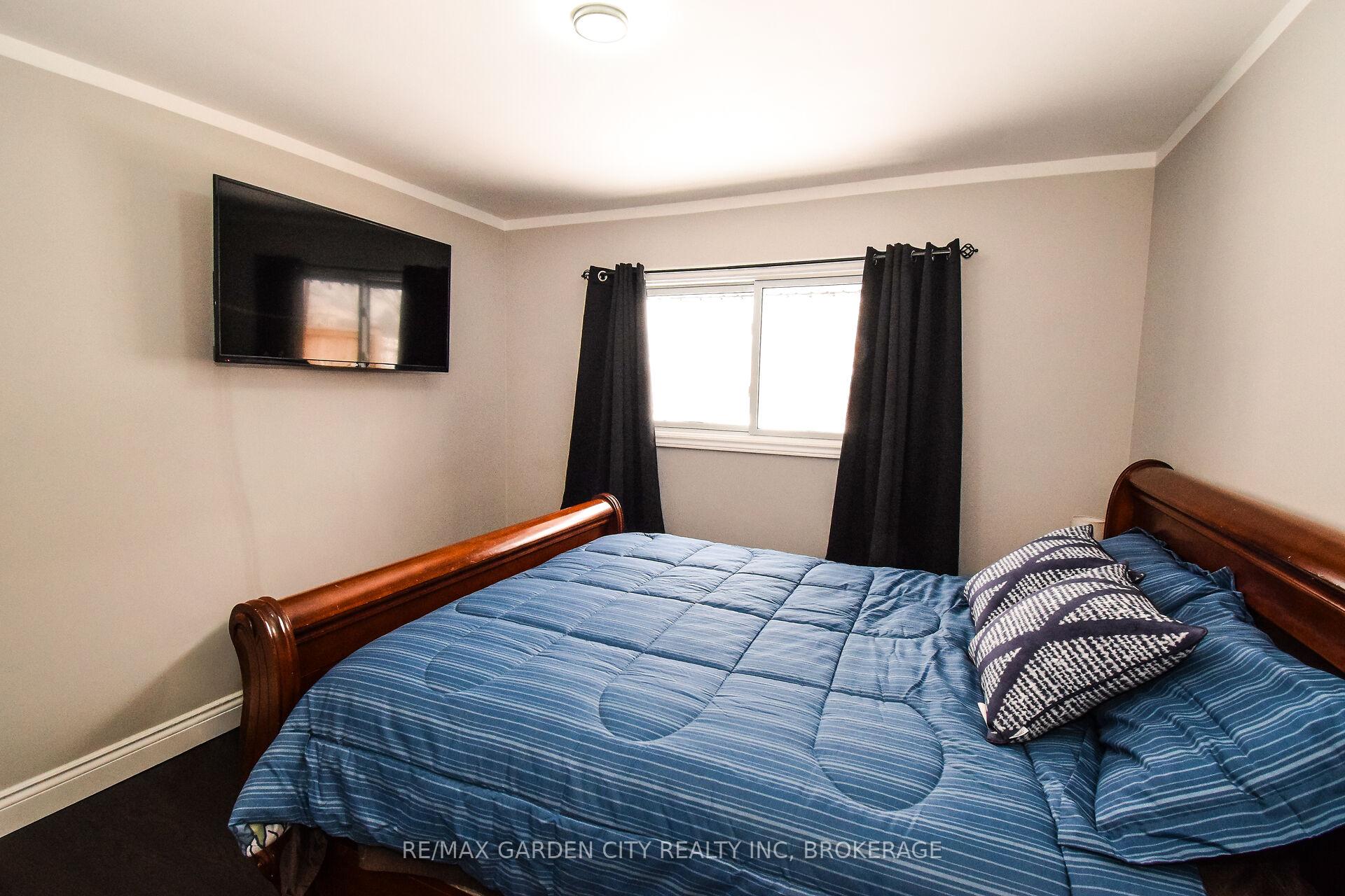 Photo 11 of 91 Crescent Drive, Welland, Dain City — HOMEH