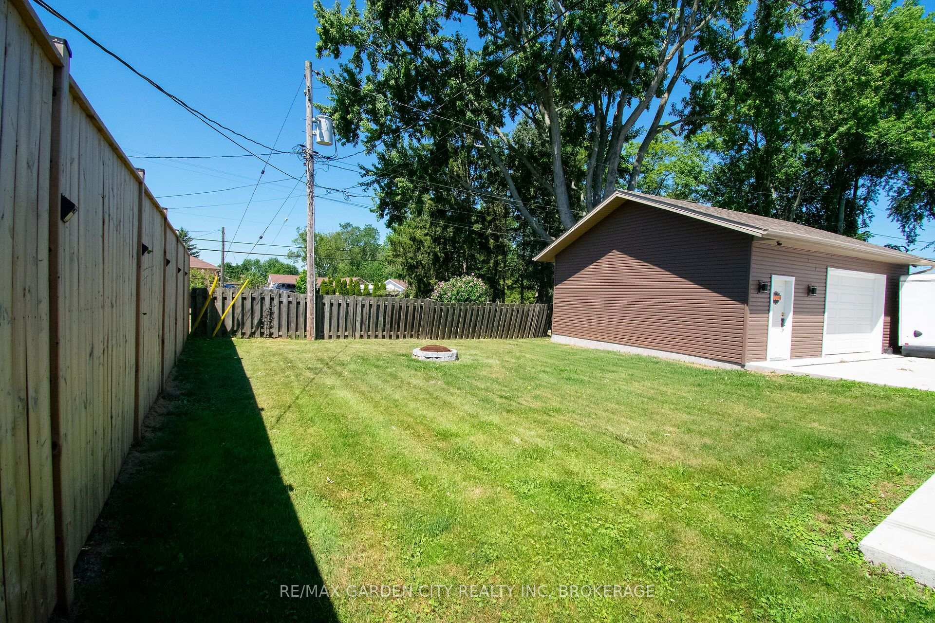 Photo 28 of 91 Crescent Drive, Welland, Dain City — HOMEH