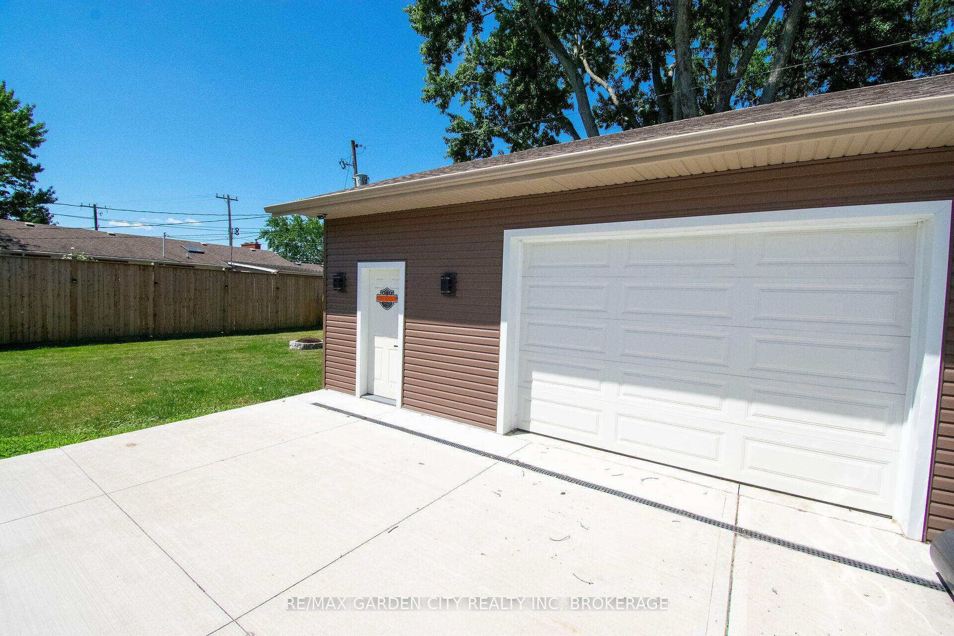 Photo 37 of 91 Crescent Drive, Welland, Dain City — HOMEH