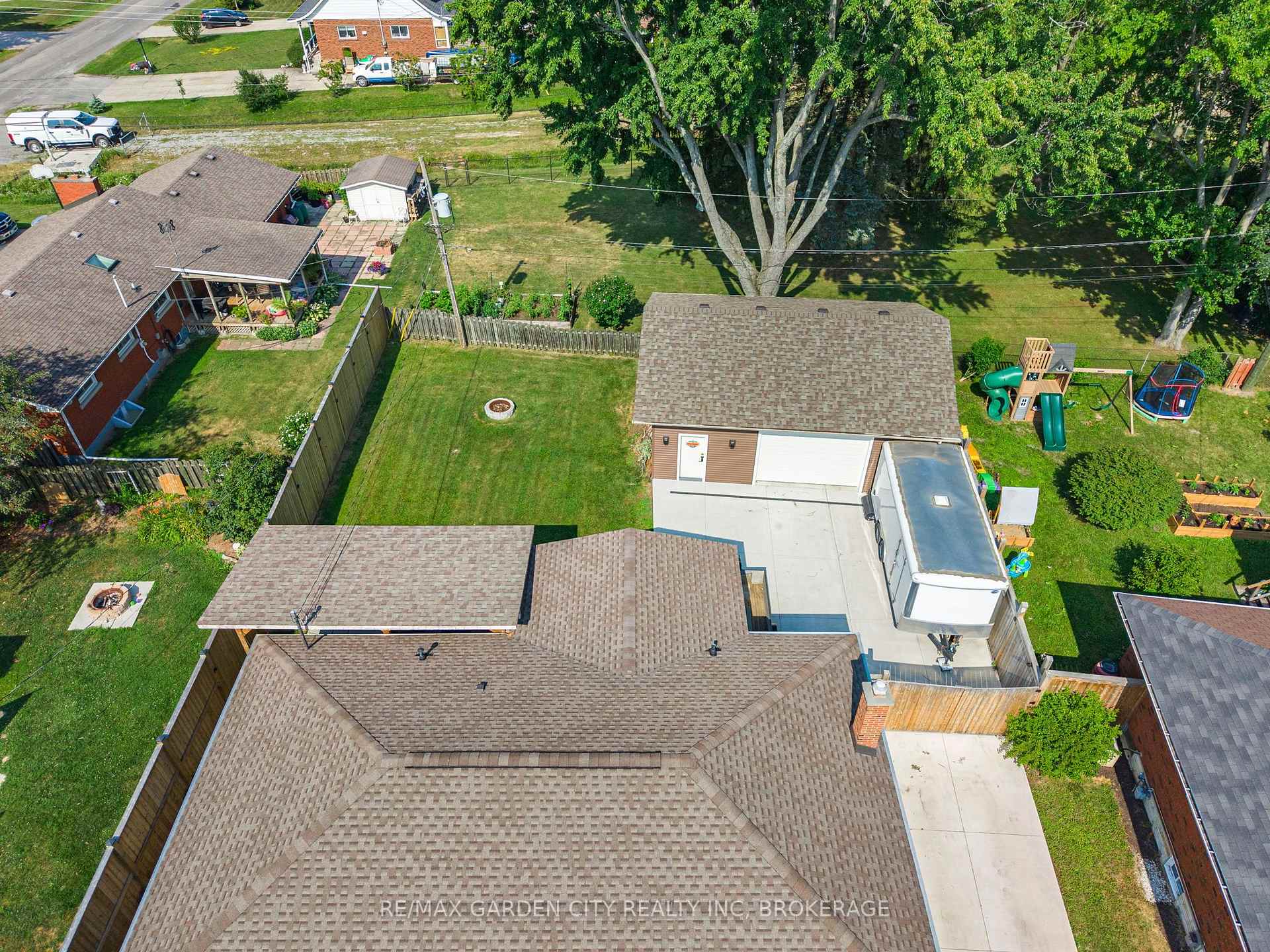 Photo 42 of 91 Crescent Drive, Welland, Dain City — HOMEH