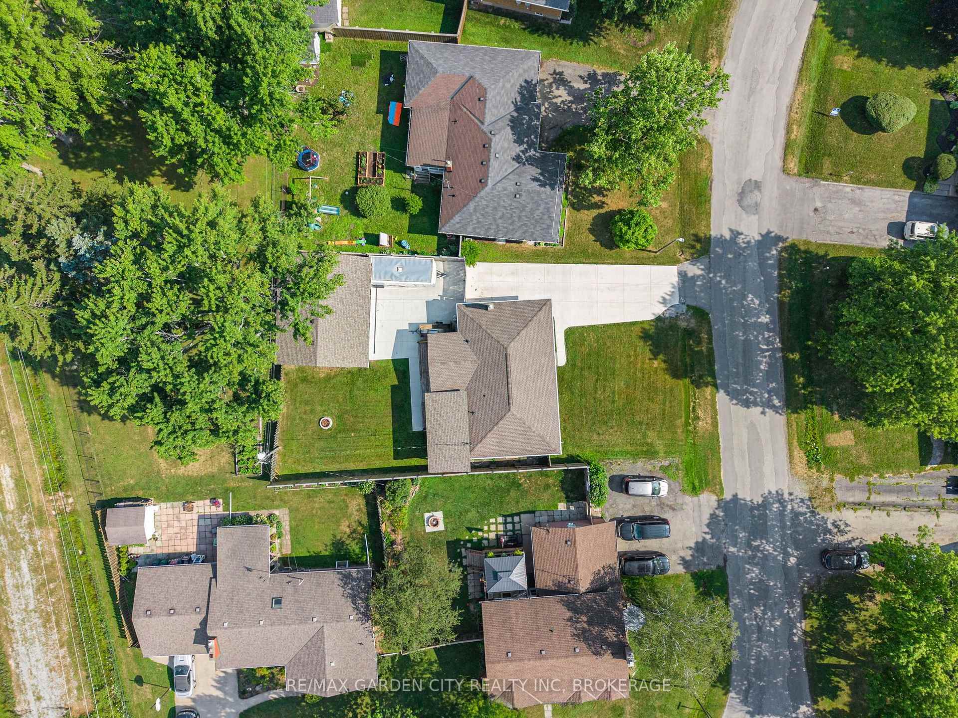 Photo 43 of 91 Crescent Drive, Welland, Dain City — HOMEH