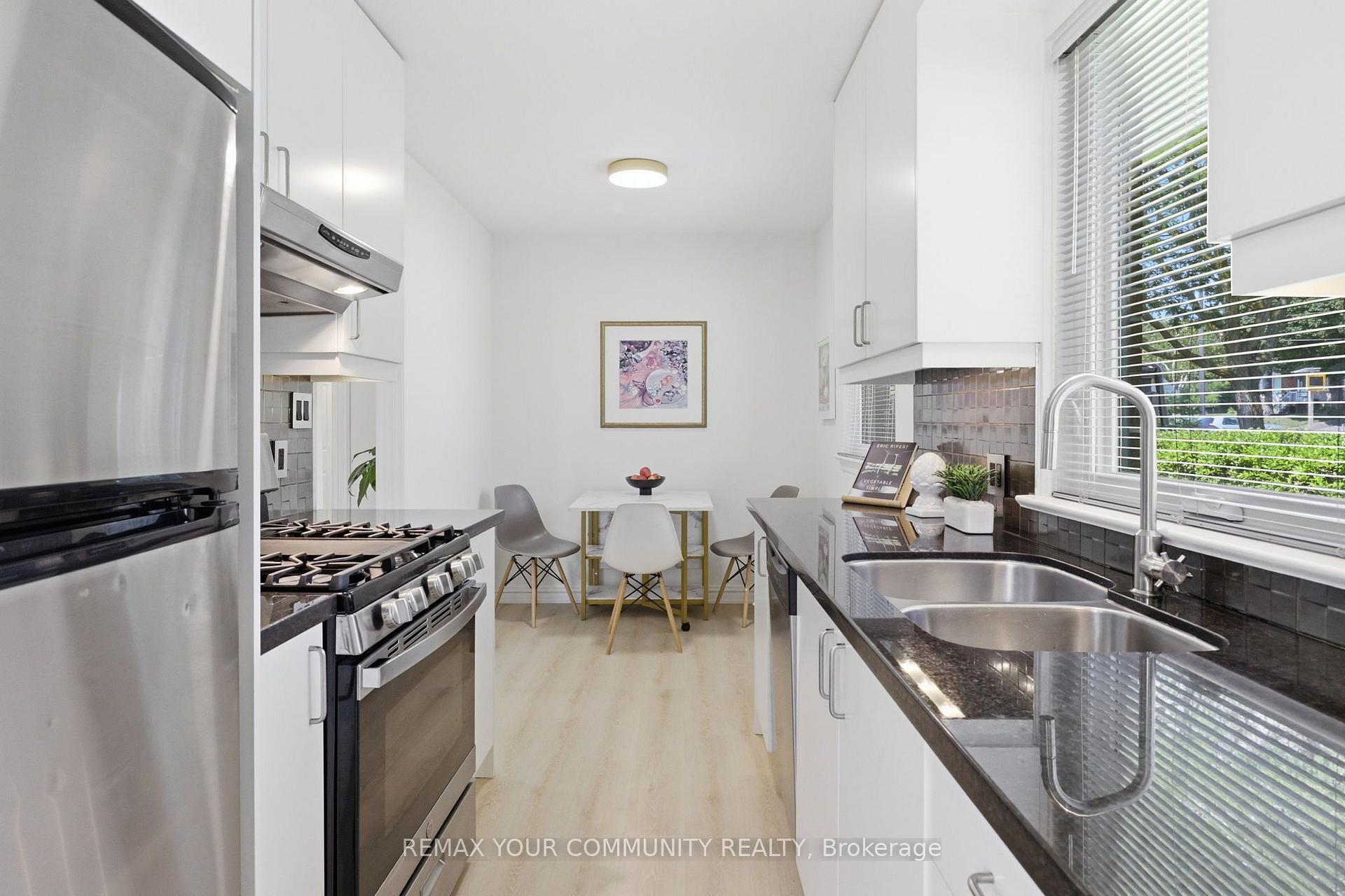 Photo 4 of 2 Doonaree Drive, North York, Parkwoods-Donalda — HOMEH