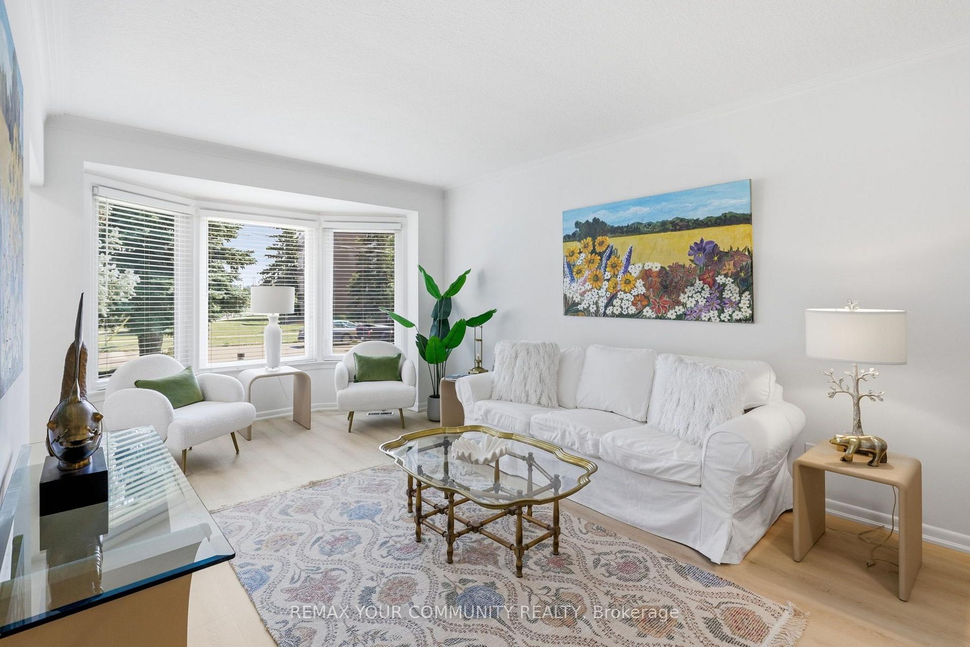 Photo 10 of 2 Doonaree Drive, North York, Parkwoods-Donalda — HOMEH
