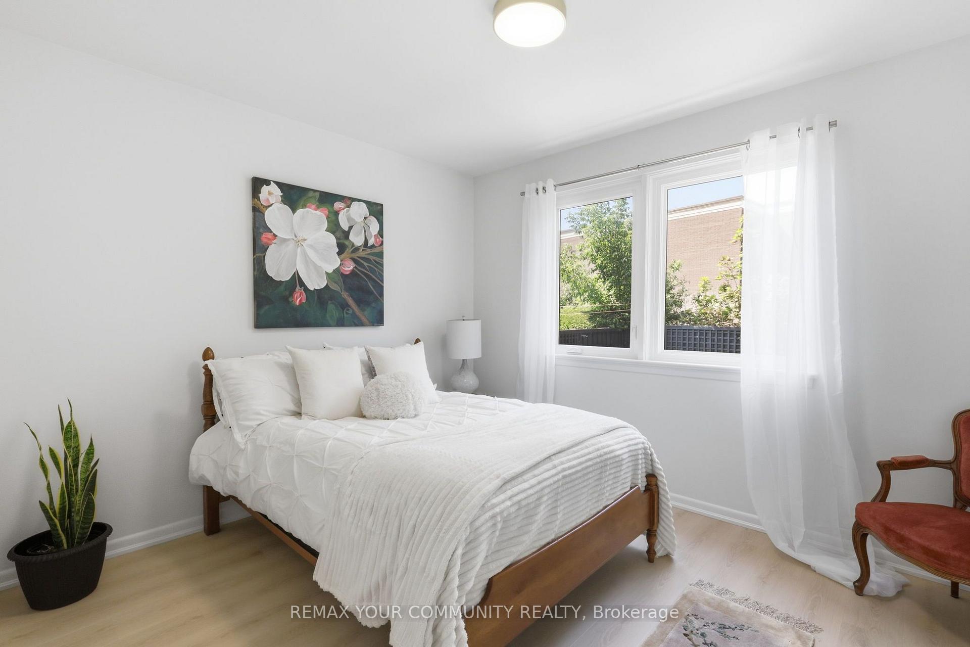 Photo 16 of 2 Doonaree Drive, North York, Parkwoods-Donalda — HOMEH