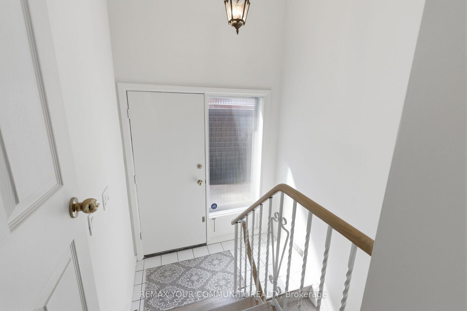 Photo 19 of 2 Doonaree Drive, North York, Parkwoods-Donalda — HOMEH
