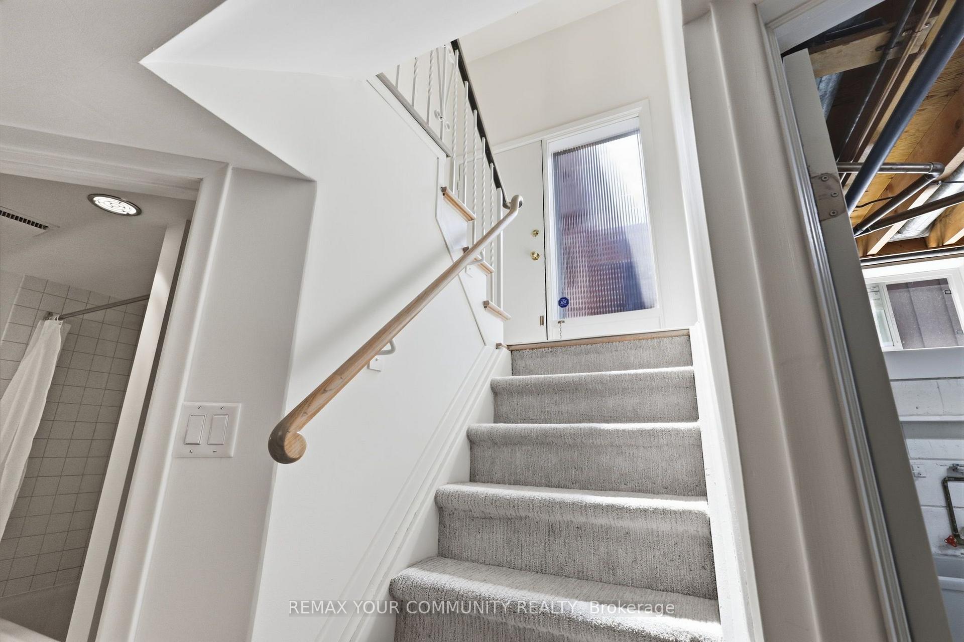 Photo 20 of 2 Doonaree Drive, North York, Parkwoods-Donalda — HOMEH