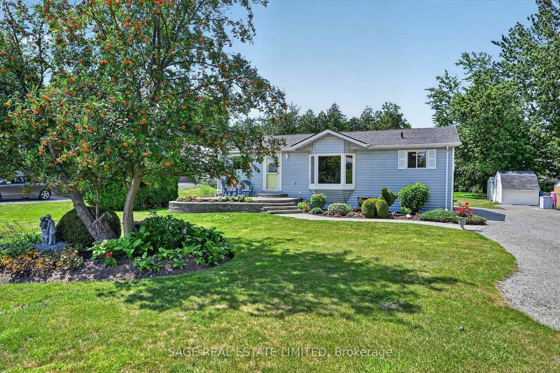 Photo 4 of 39 Riverside Drive, Kawartha Lakes, Ops — HOMEH