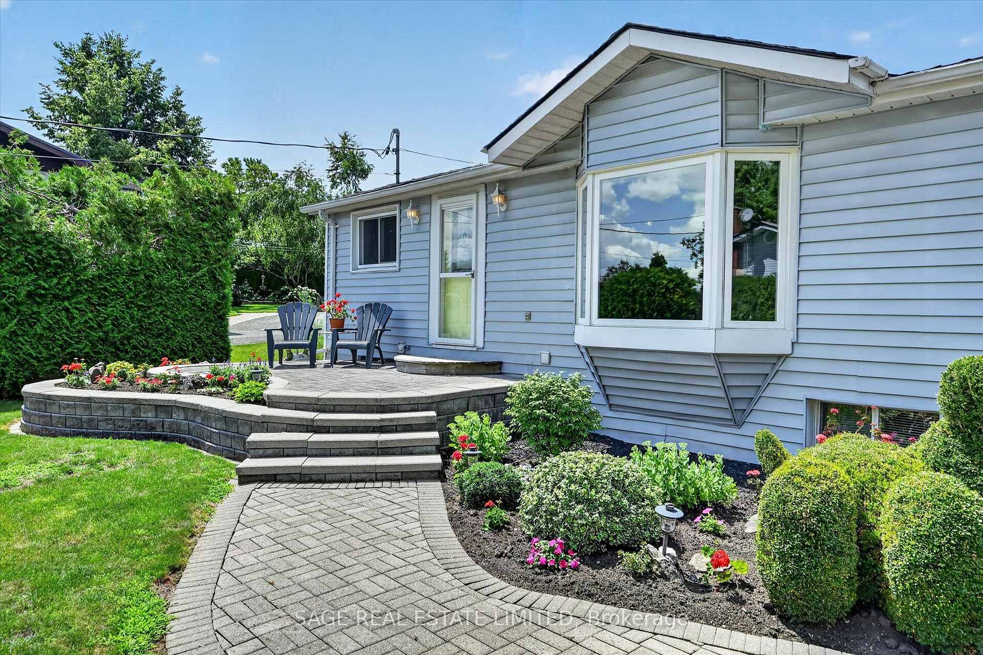 Photo 5 of 39 Riverside Drive, Kawartha Lakes, Ops — HOMEH
