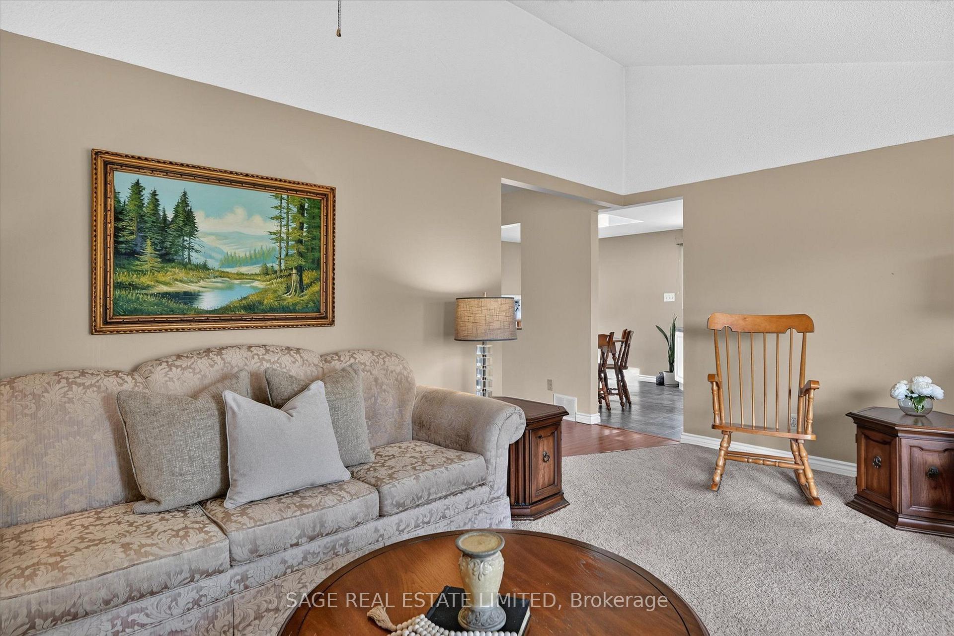 Photo 8 of 39 Riverside Drive, Kawartha Lakes, Ops — HOMEH