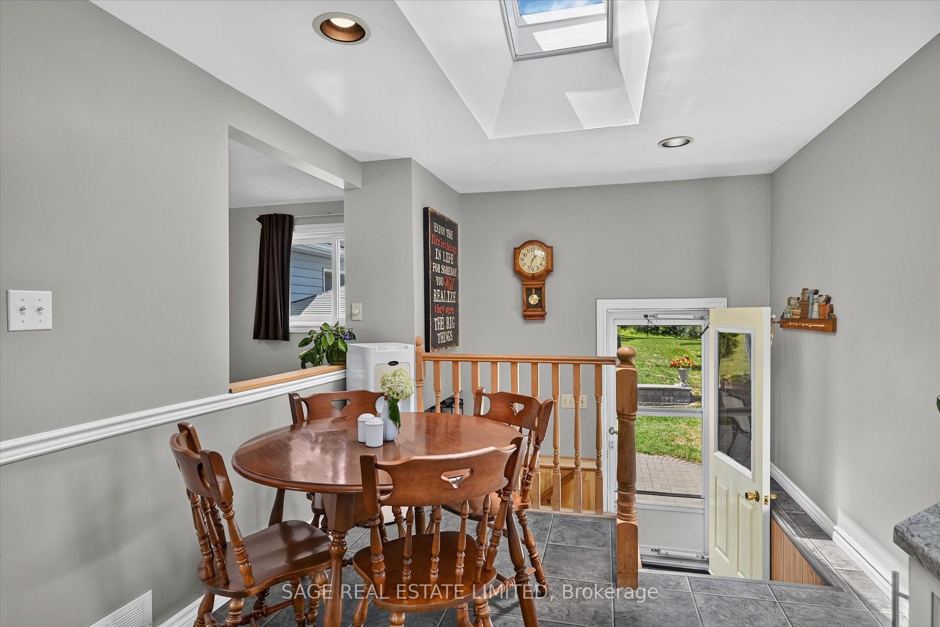 Photo 11 of 39 Riverside Drive, Kawartha Lakes, Ops — HOMEH