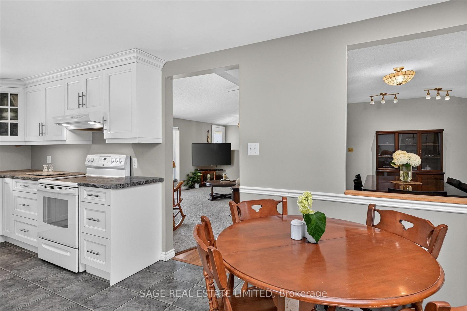 Photo 12 of 39 Riverside Drive, Kawartha Lakes, Ops — HOMEH
