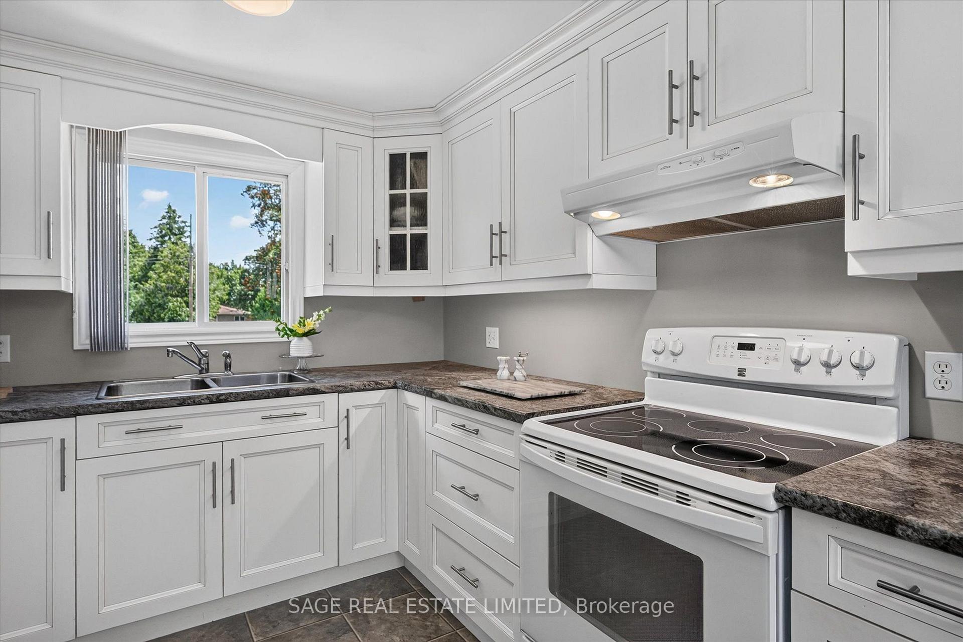 Photo 14 of 39 Riverside Drive, Kawartha Lakes, Ops — HOMEH