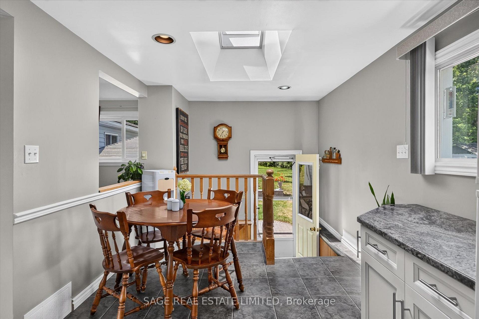 Photo 16 of 39 Riverside Drive, Kawartha Lakes, Ops — HOMEH