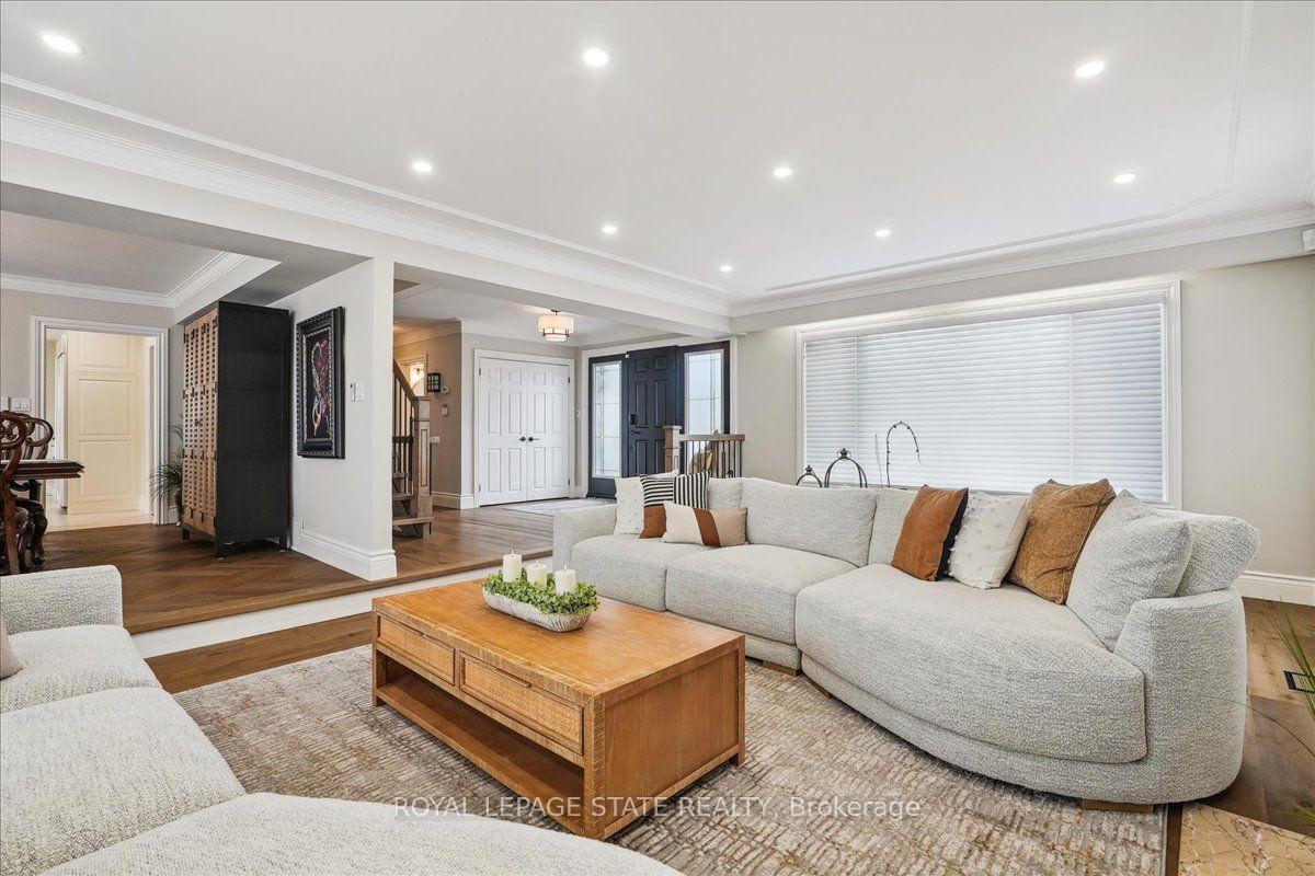 Photo 7 of 10 Azalea Court, Hamilton, Stoney Creek Mountain — HOMEH