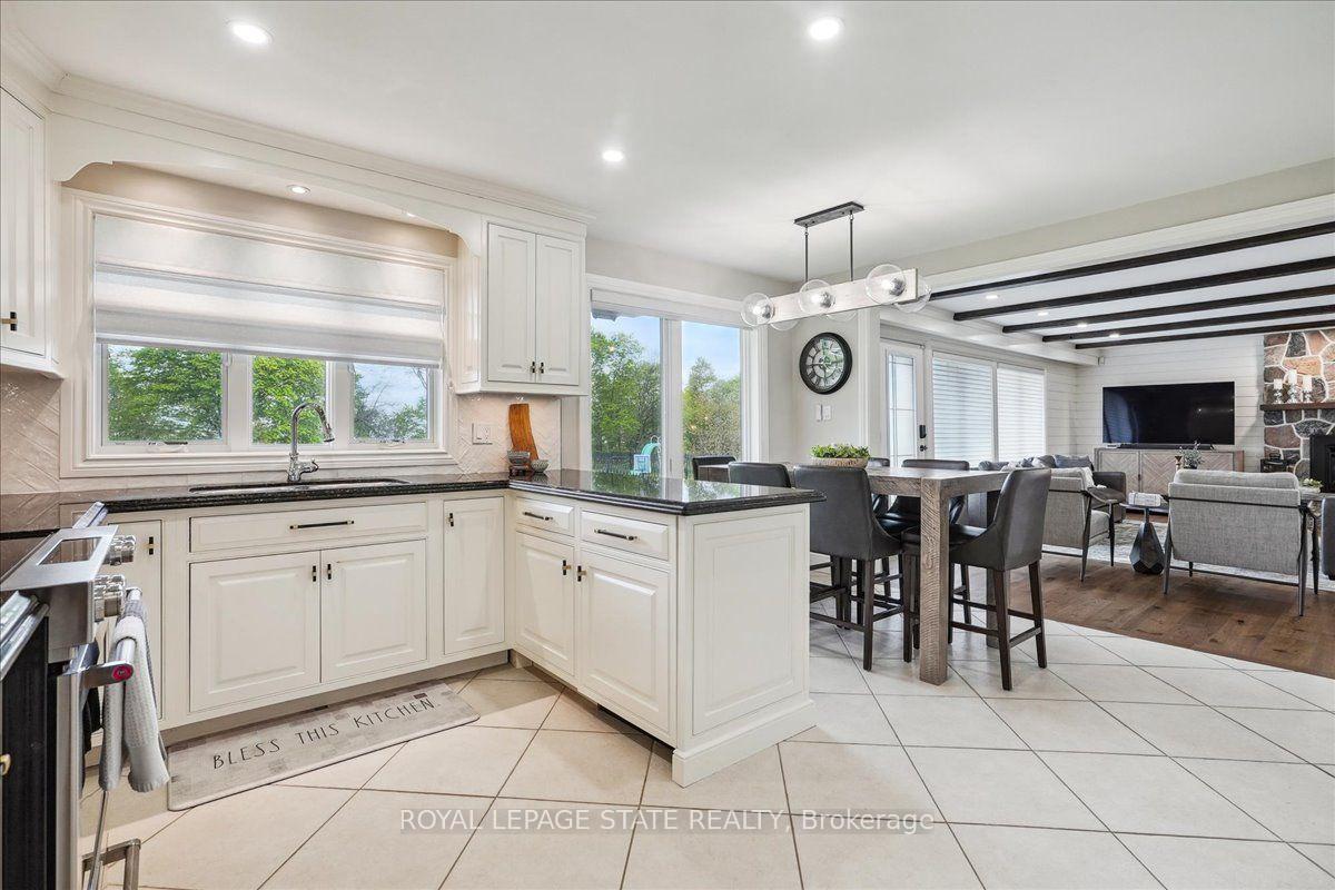 Photo 9 of 10 Azalea Court, Hamilton, Stoney Creek Mountain — HOMEH