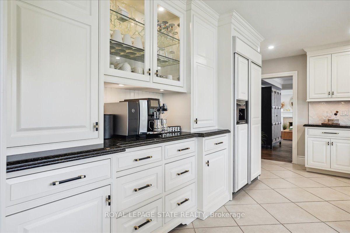 Photo 12 of 10 Azalea Court, Hamilton, Stoney Creek Mountain — HOMEH