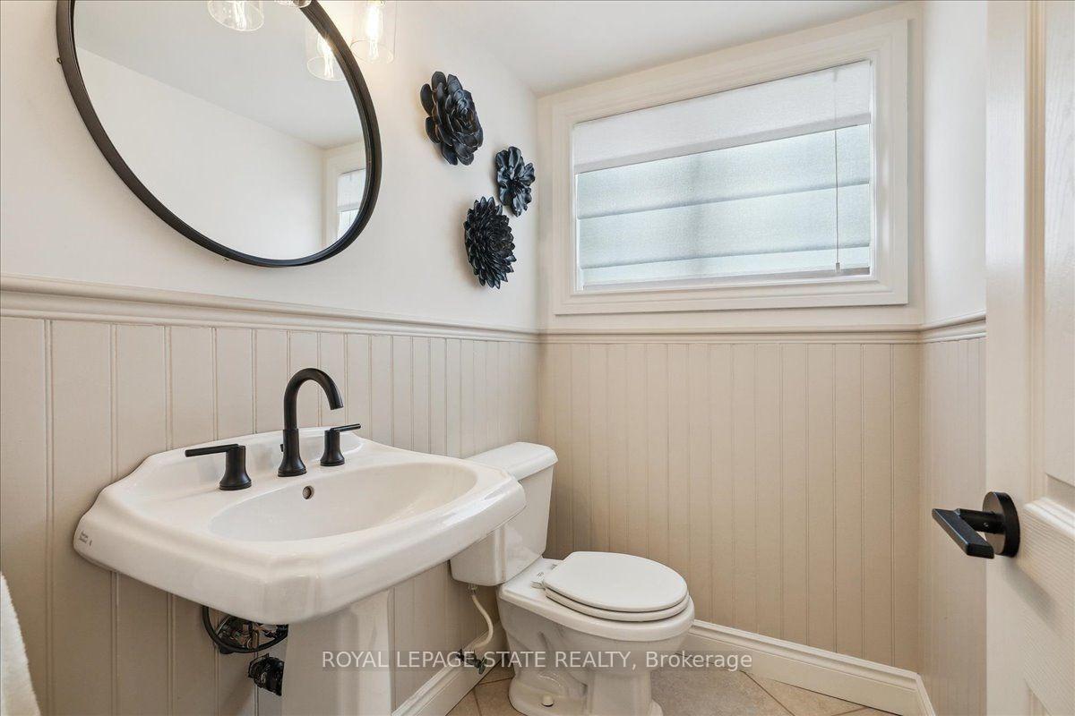 Photo 16 of 10 Azalea Court, Hamilton, Stoney Creek Mountain — HOMEH