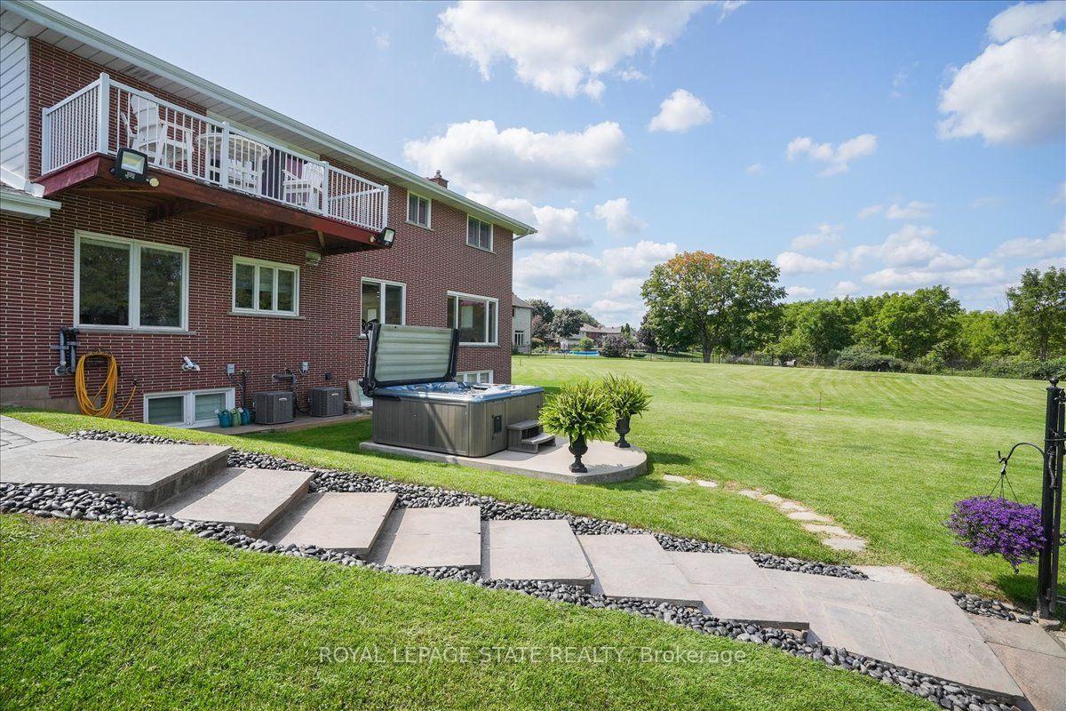 Photo 38 of 10 Azalea Court, Hamilton, Stoney Creek Mountain — HOMEH