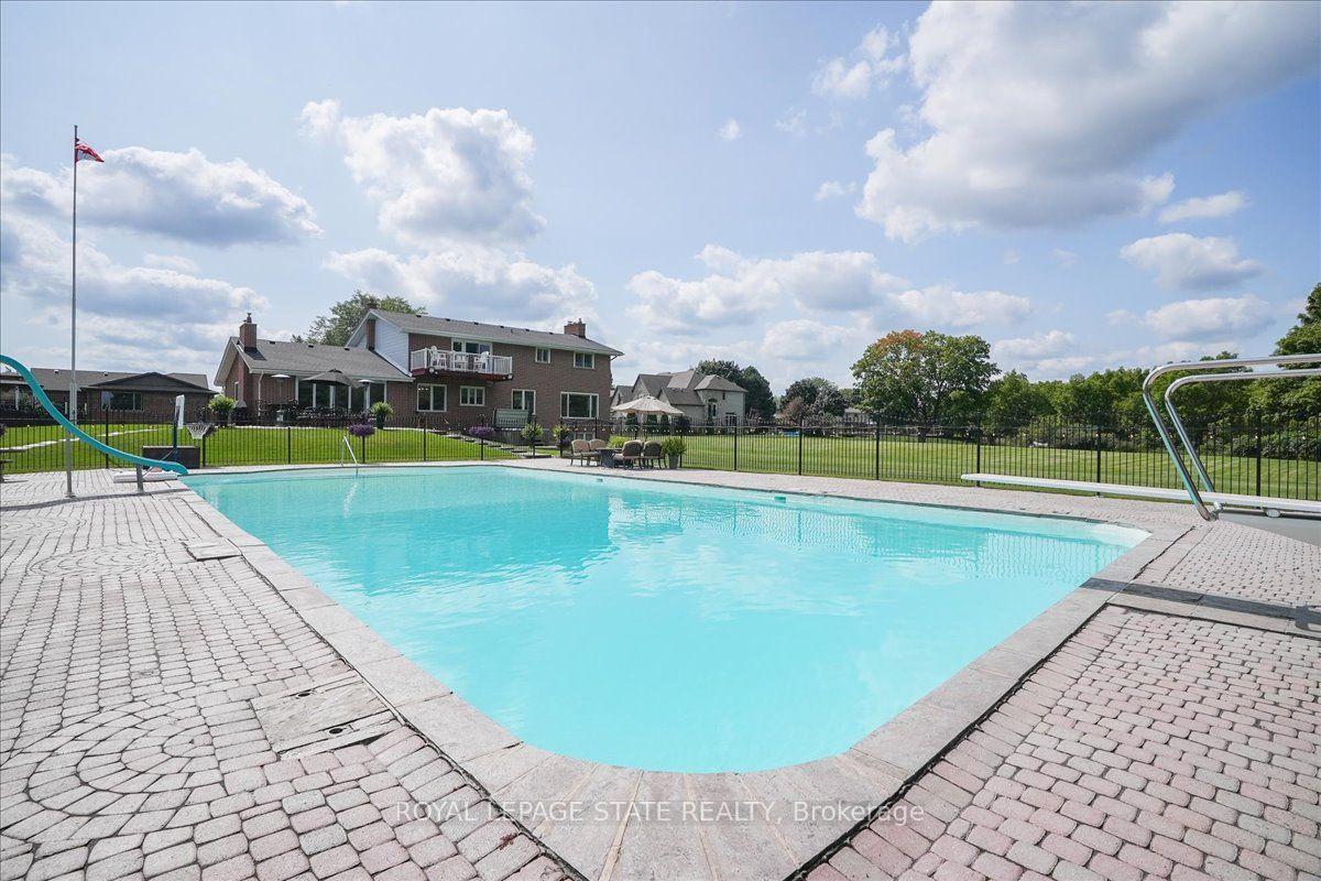 Photo 45 of 10 Azalea Court, Hamilton, Stoney Creek Mountain — HOMEH