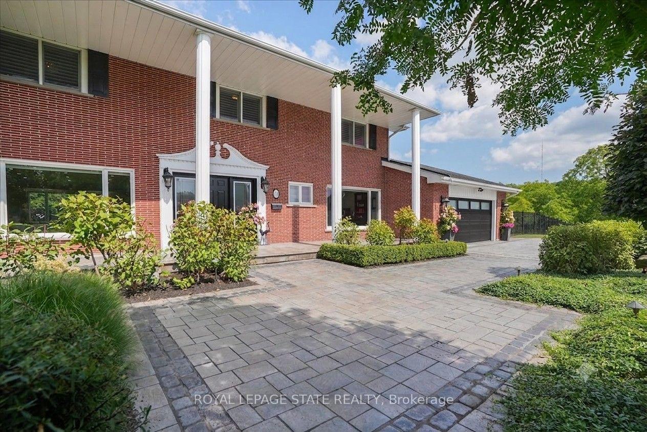 Photo 4 of 10 Azalea Court, Hamilton, Stoney Creek Mountain — HOMEH