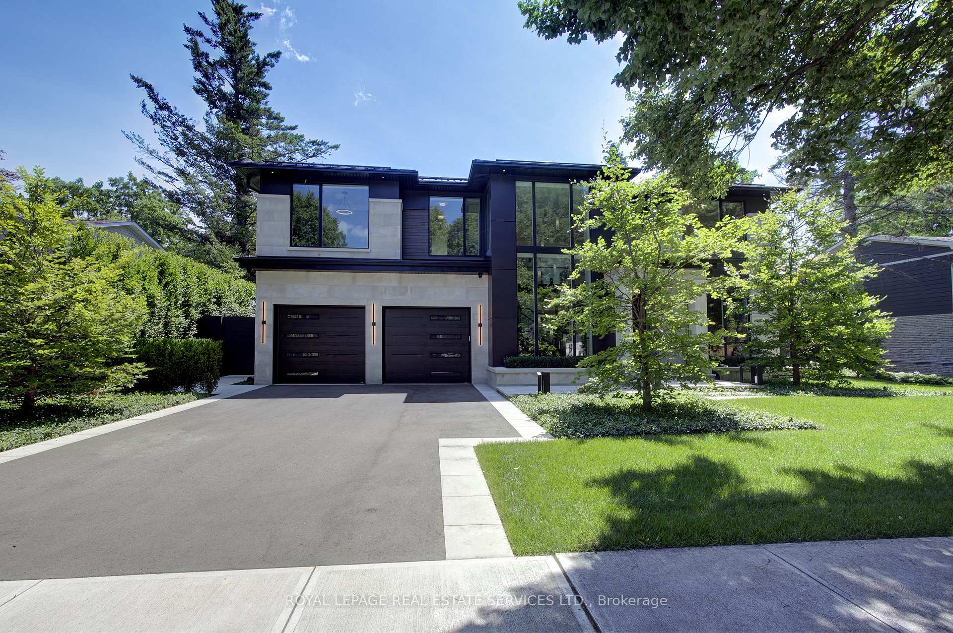 Photo of 1472 Oakhill Drive