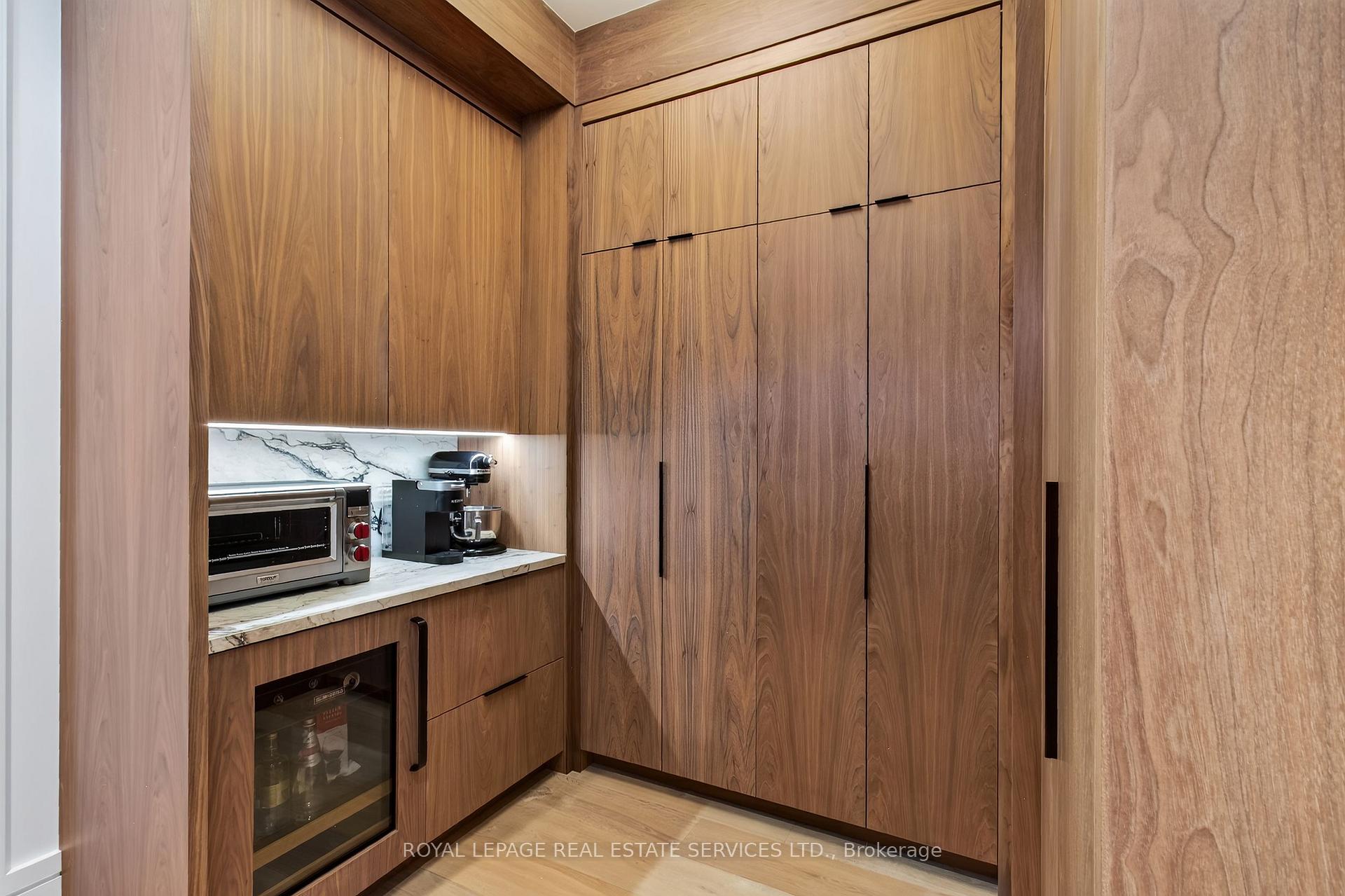 Photo 7 of 1472 Oakhill Drive, Oakville, Morrison — HOMEH