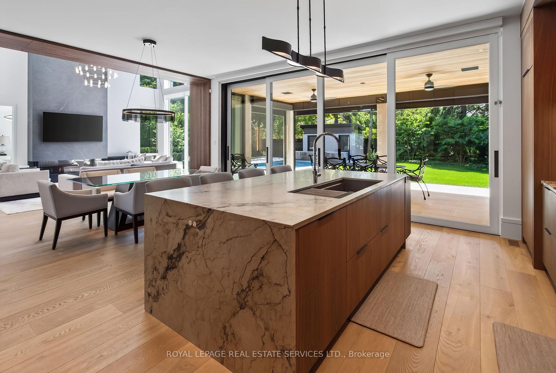 Photo 8 of 1472 Oakhill Drive, Oakville, Morrison — HOMEH