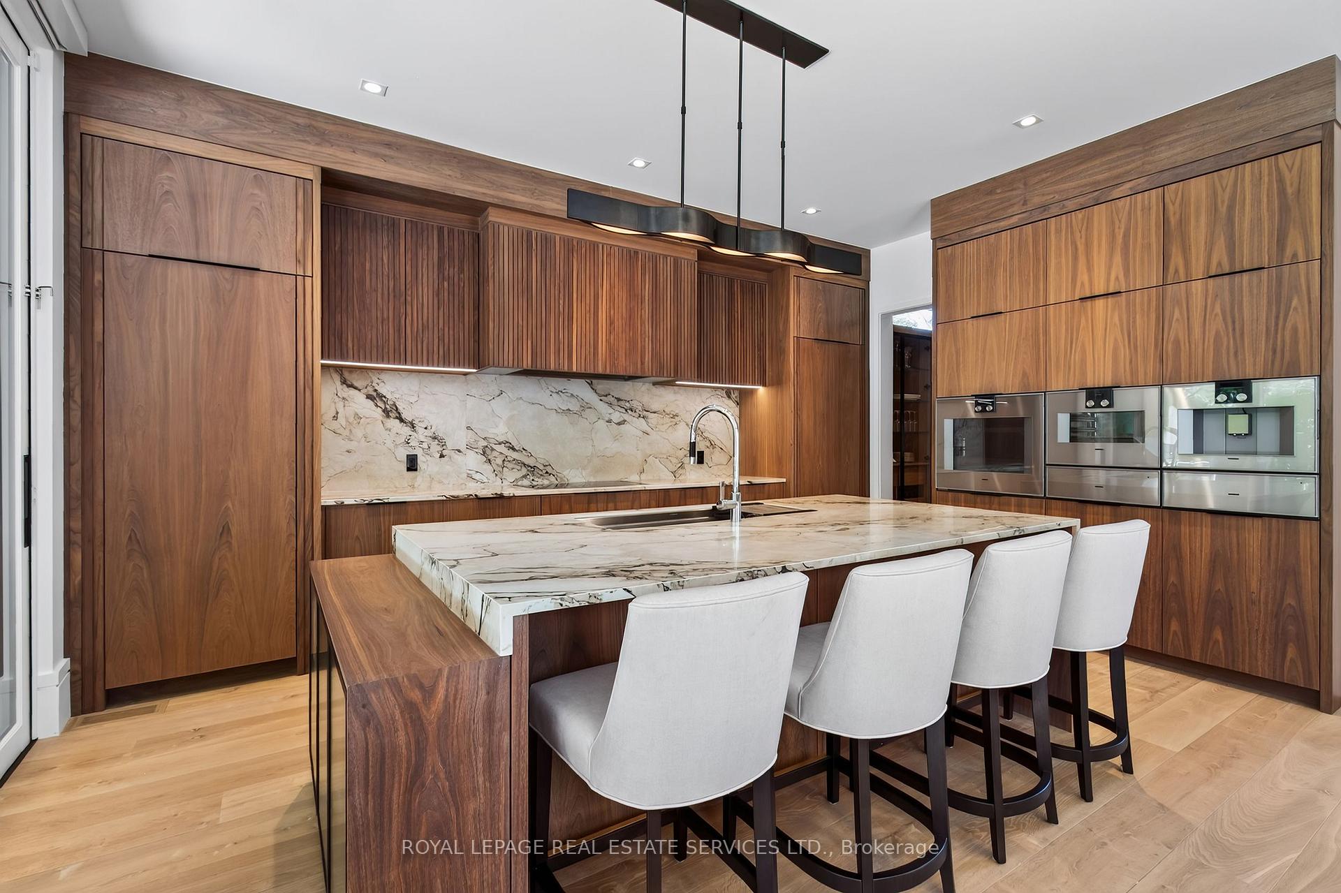 Photo 9 of 1472 Oakhill Drive, Oakville, Morrison — HOMEH