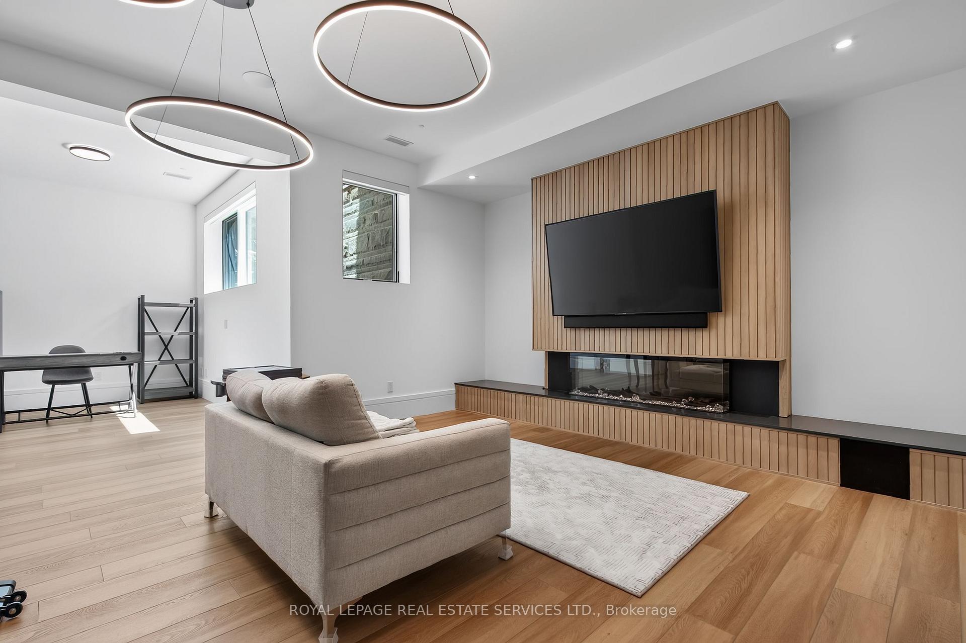 Photo 33 of 1472 Oakhill Drive, Oakville, Morrison — HOMEH