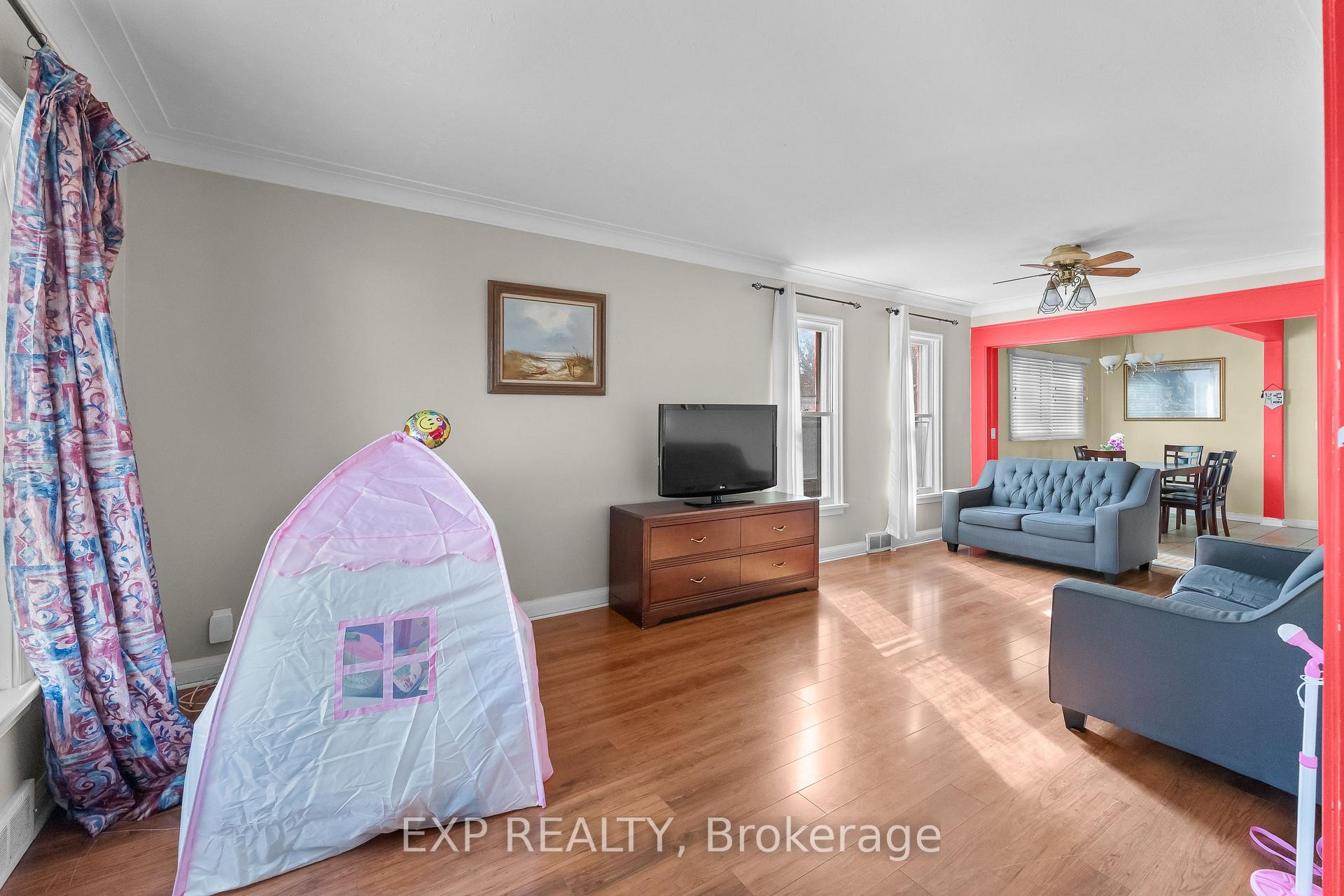 Photo 6 of 5958 Summer Street, Niagara Falls, Hospital — HOMEH