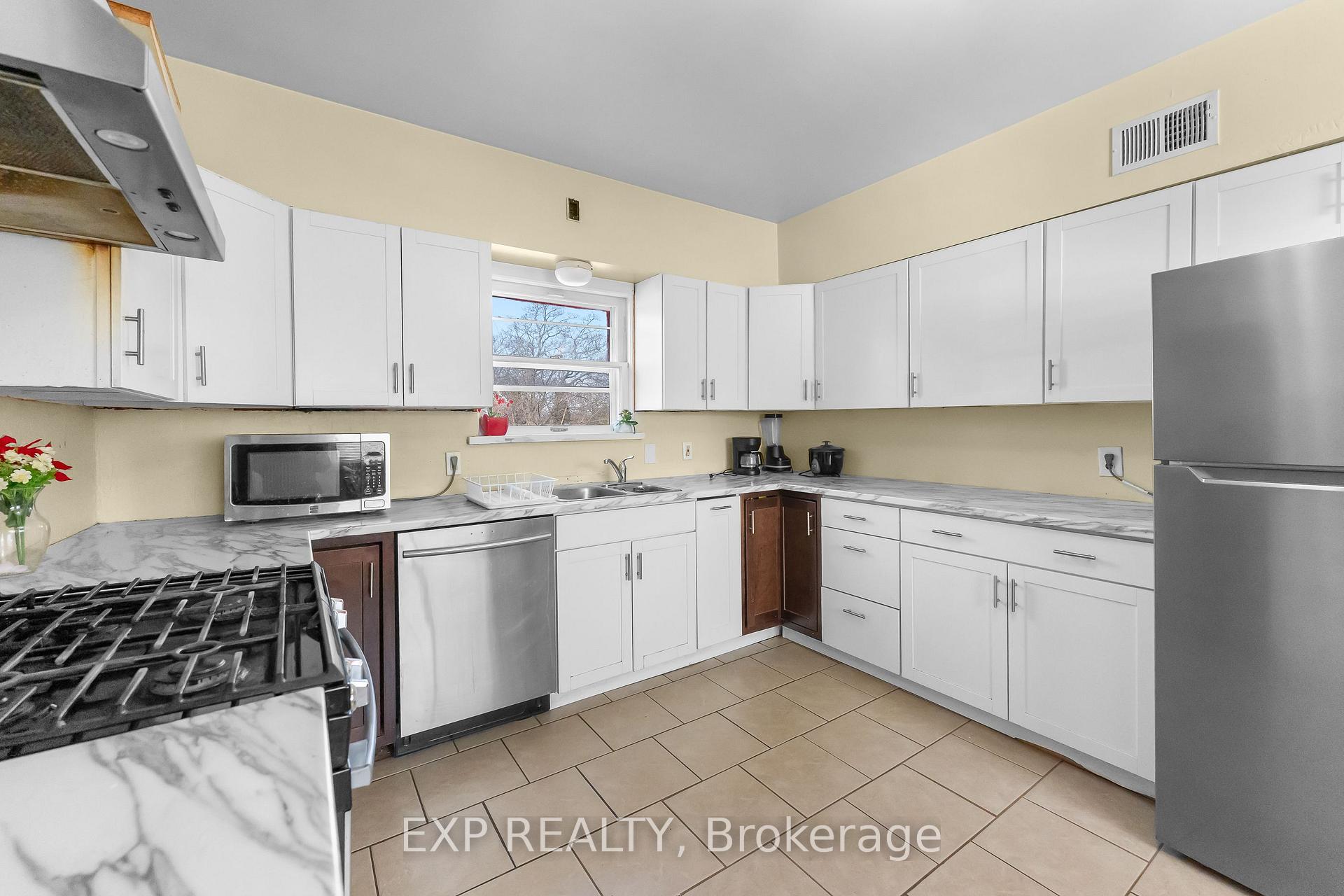 Photo 14 of 5958 Summer Street, Niagara Falls, Hospital — HOMEH