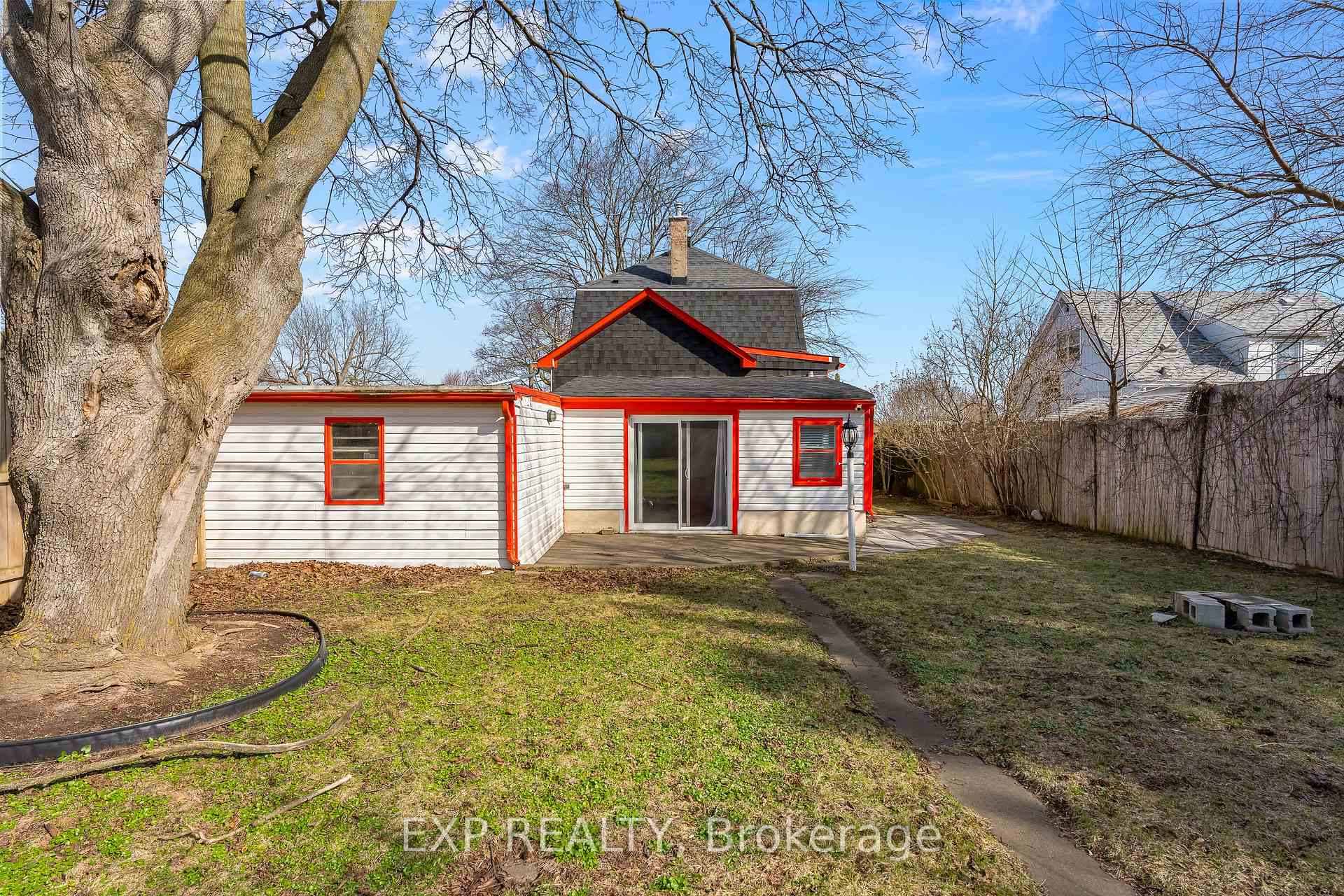 Photo 26 of 5958 Summer Street, Niagara Falls, Hospital — HOMEH