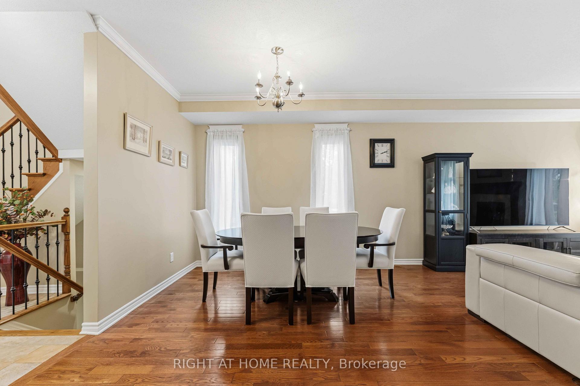 Photo 5 of 250 Tofino Private, Ottawa, Kanata - Bridlewood — HOMEH