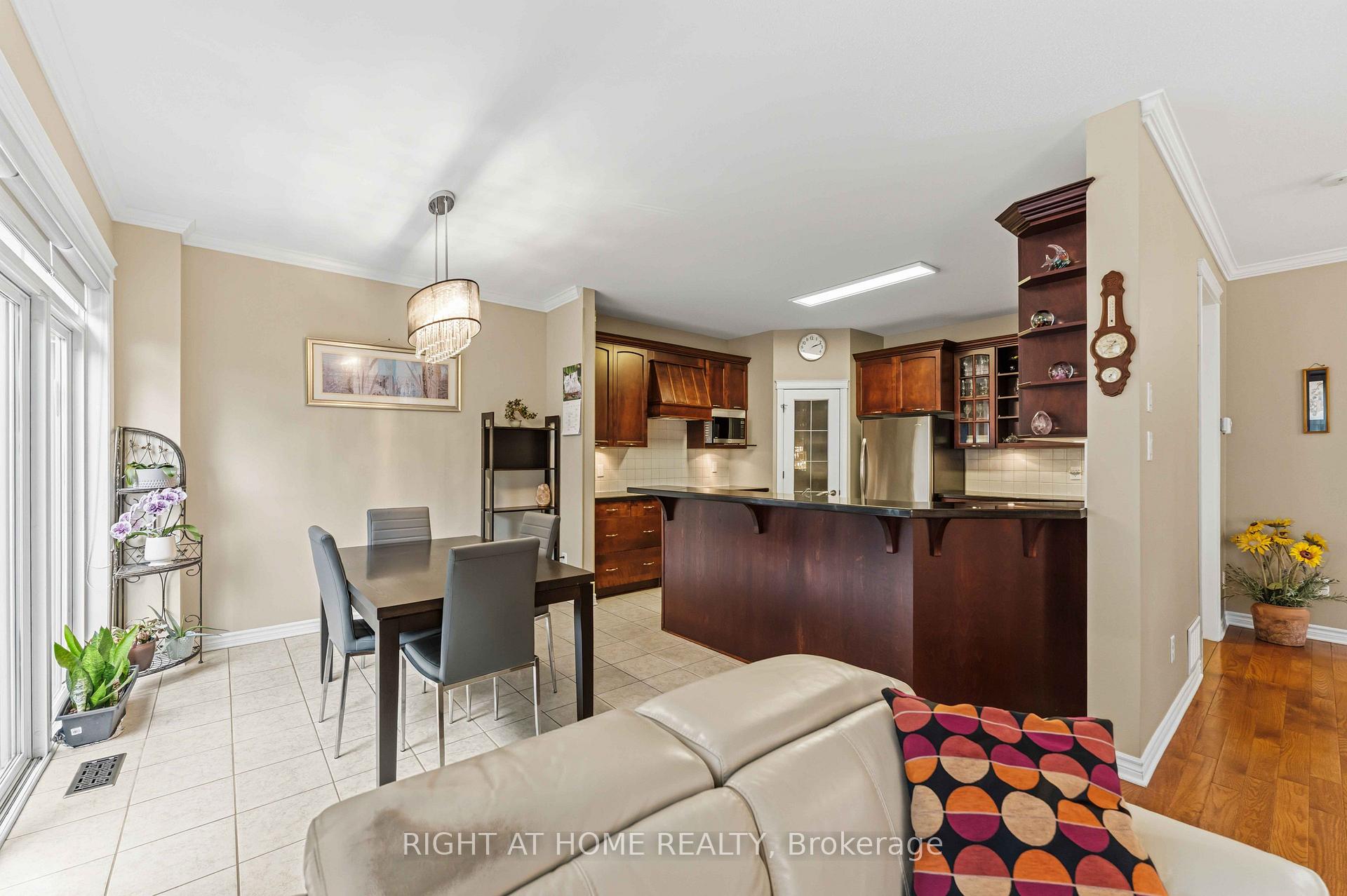 Photo 8 of 250 Tofino Private, Ottawa, Kanata - Bridlewood — HOMEH