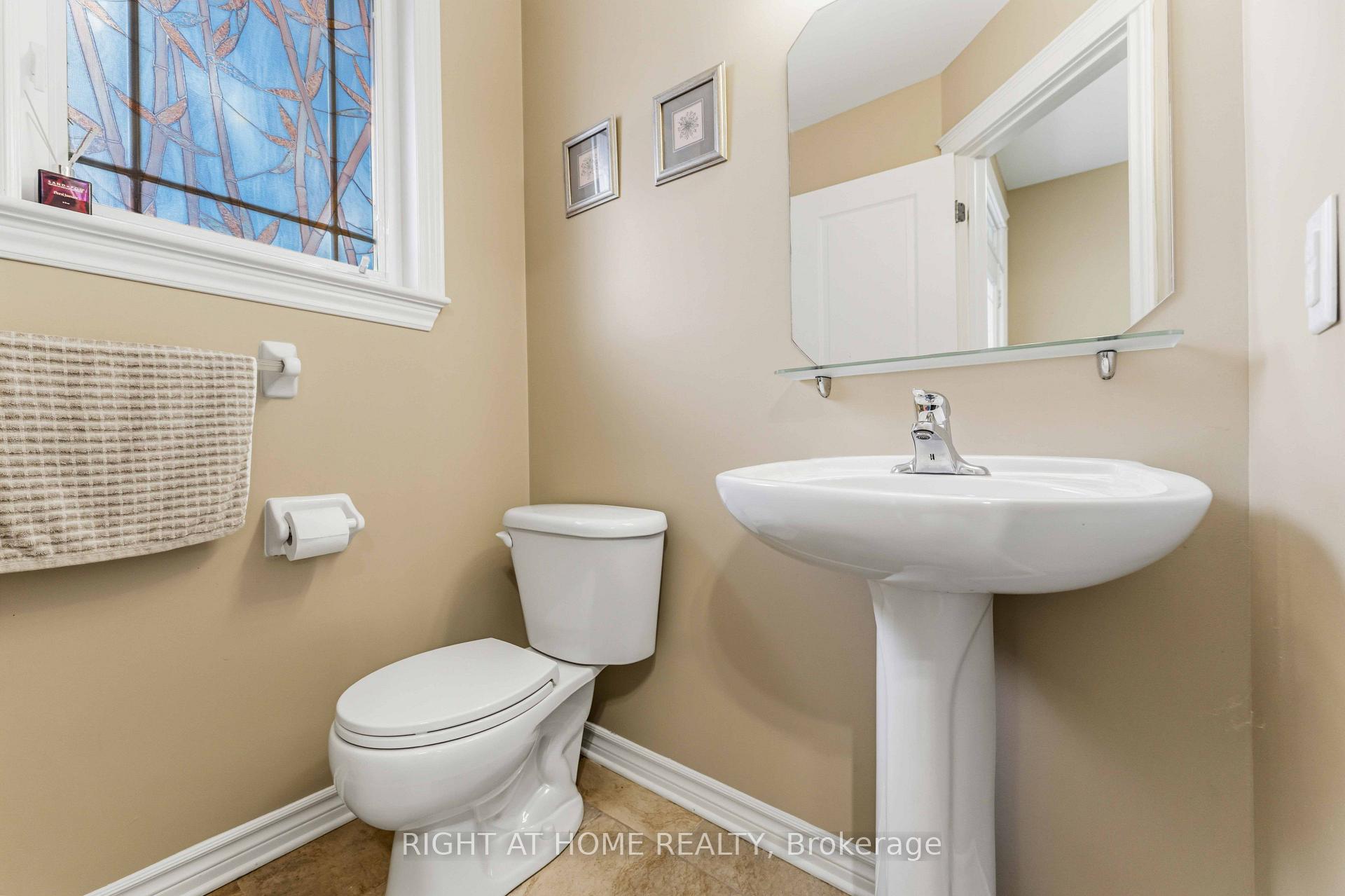 Photo 17 of 250 Tofino Private, Ottawa, Kanata - Bridlewood — HOMEH