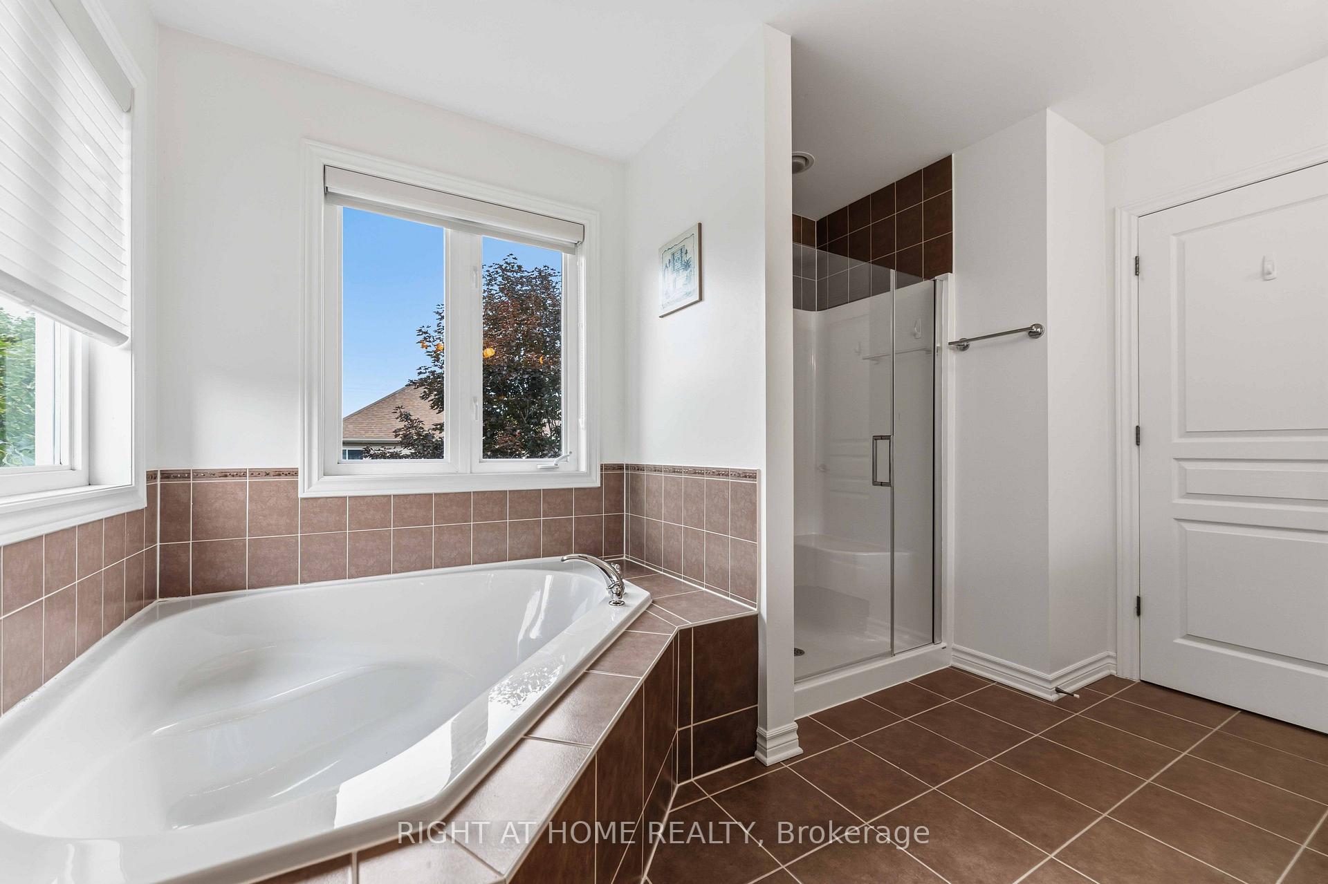 Photo 25 of 250 Tofino Private, Ottawa, Kanata - Bridlewood — HOMEH