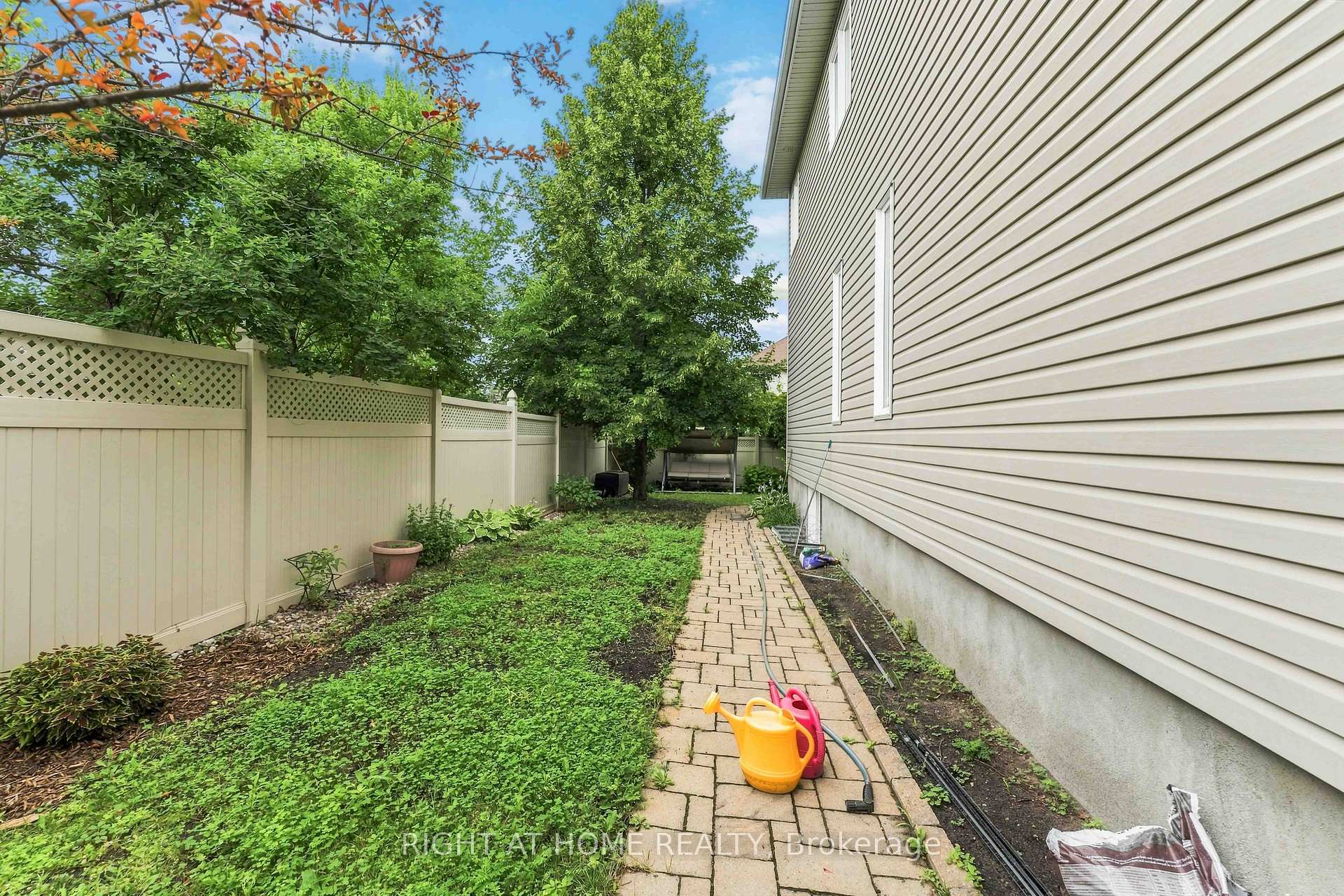 Photo 38 of 250 Tofino Private, Ottawa, Kanata - Bridlewood — HOMEH