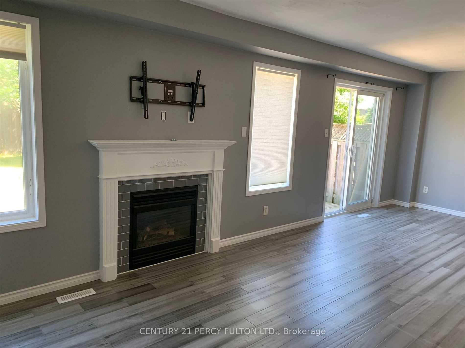 Photo 3 of 136 Tunbridge Road, Barrie, Georgian Drive — HOMEH