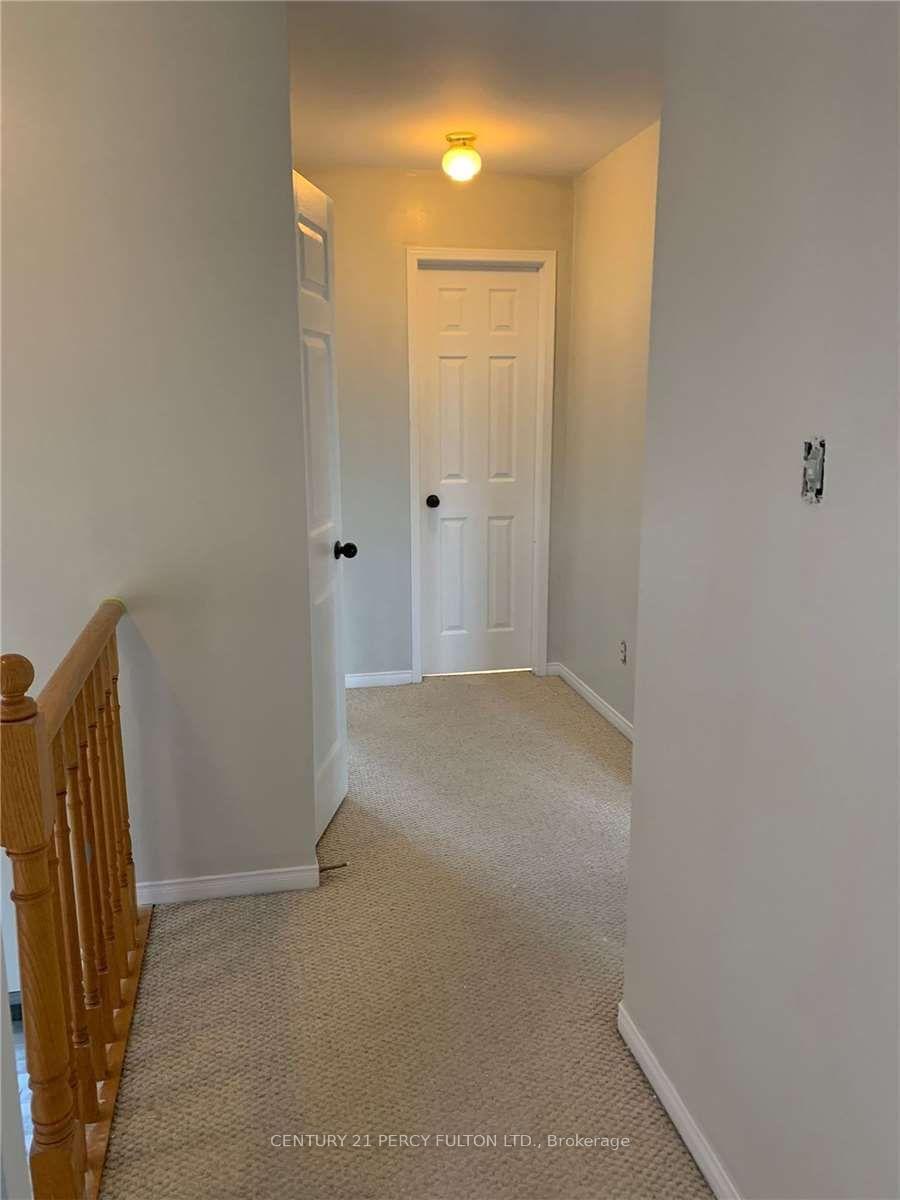 Photo 6 of 136 Tunbridge Road, Barrie, Georgian Drive — HOMEH