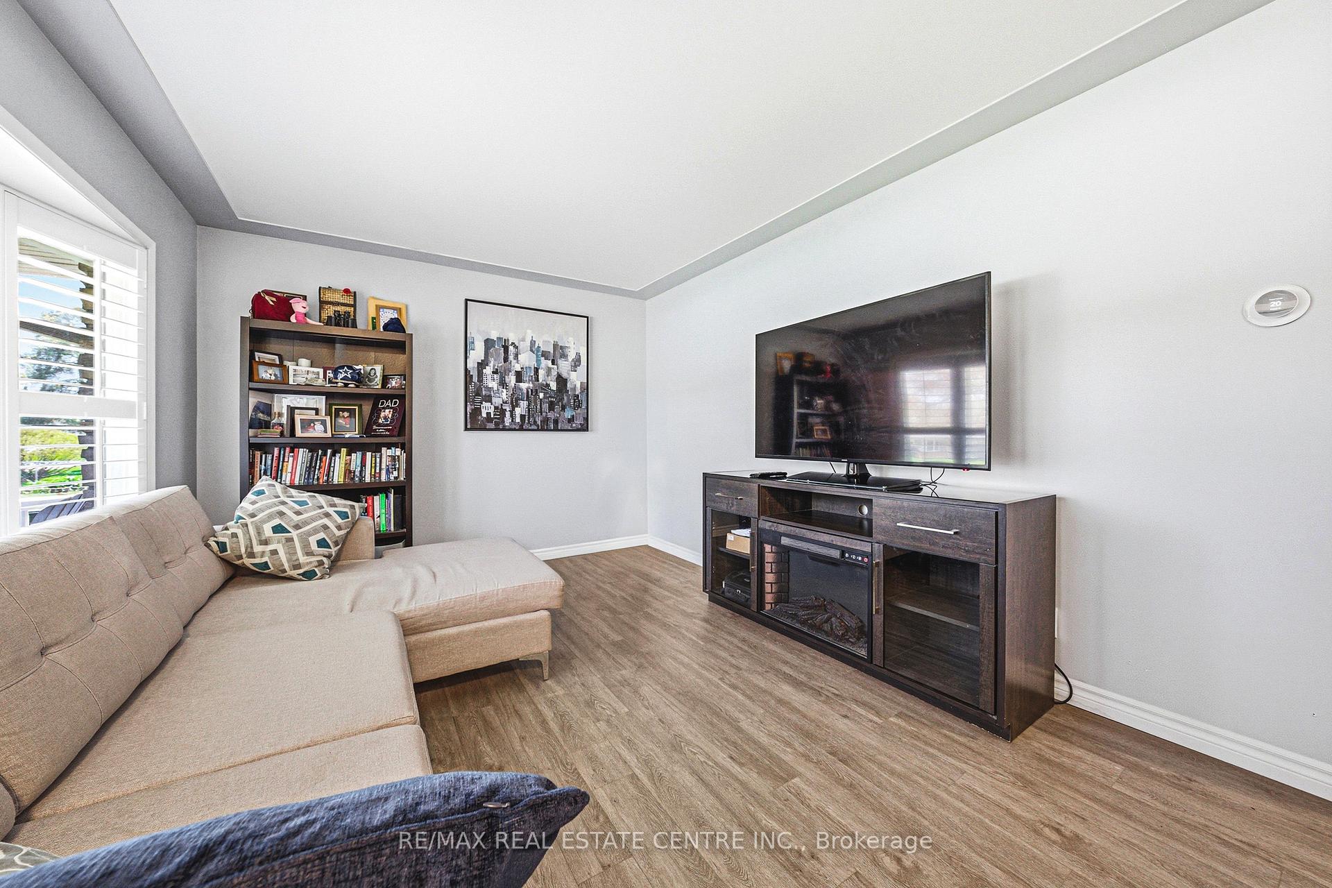 Photo 5 of 1338 Eleanor Avenue, Cambridge, Lang's Farm — HOMEH