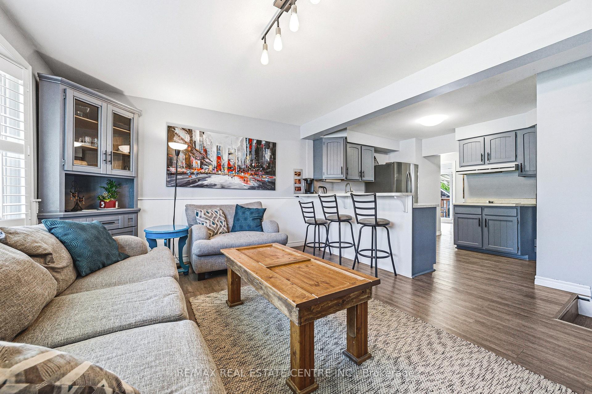 Photo 7 of 1338 Eleanor Avenue, Cambridge, Lang's Farm — HOMEH